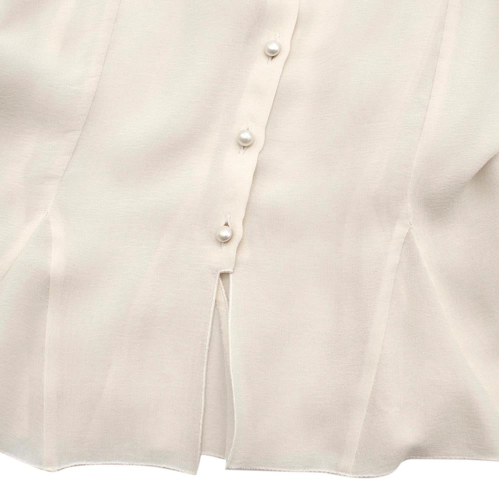 Chanel Chanel Elfenbeinfarbene geraffte ärmellose Seidenbluse - Größe US 10 im Angebot 2