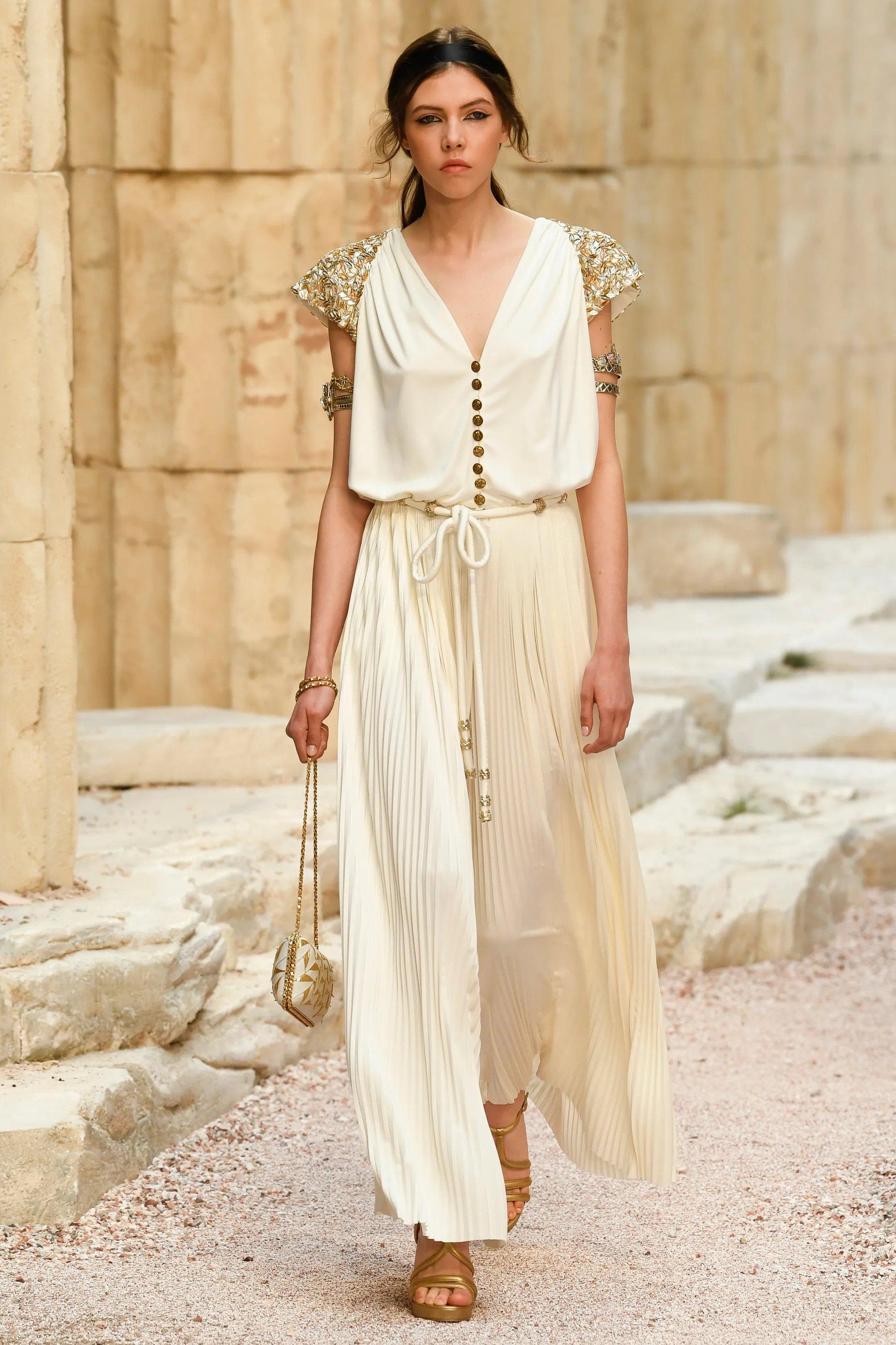 CHANEL ivory viscose 2018 18C GREECE BEADED & PLEATED Jumpsuit 38 S For Sale 4