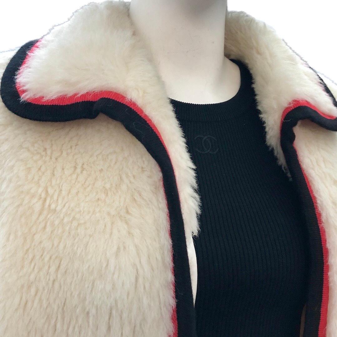 Women's or Men's Chanel Ivory White Alpaca Cotton Blend  Black/Red Contrast Trim Jacket 