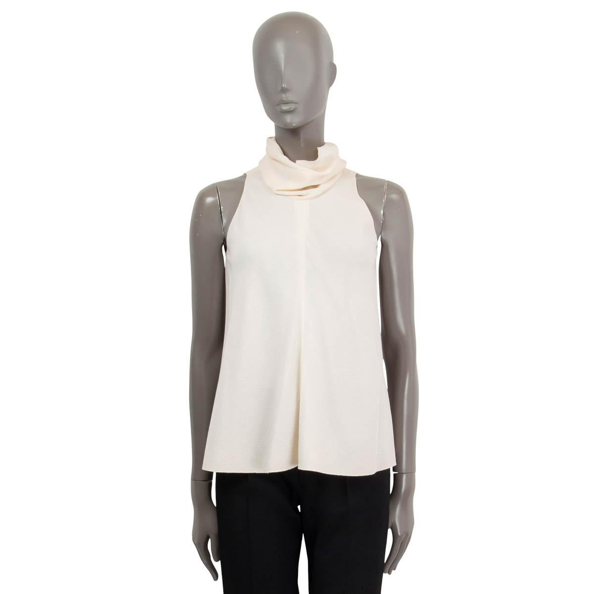 Gray CHANEL ivory wool 2007 07P SLEEVELESS TURTLENECK Blouse Shirt 36 XS For Sale