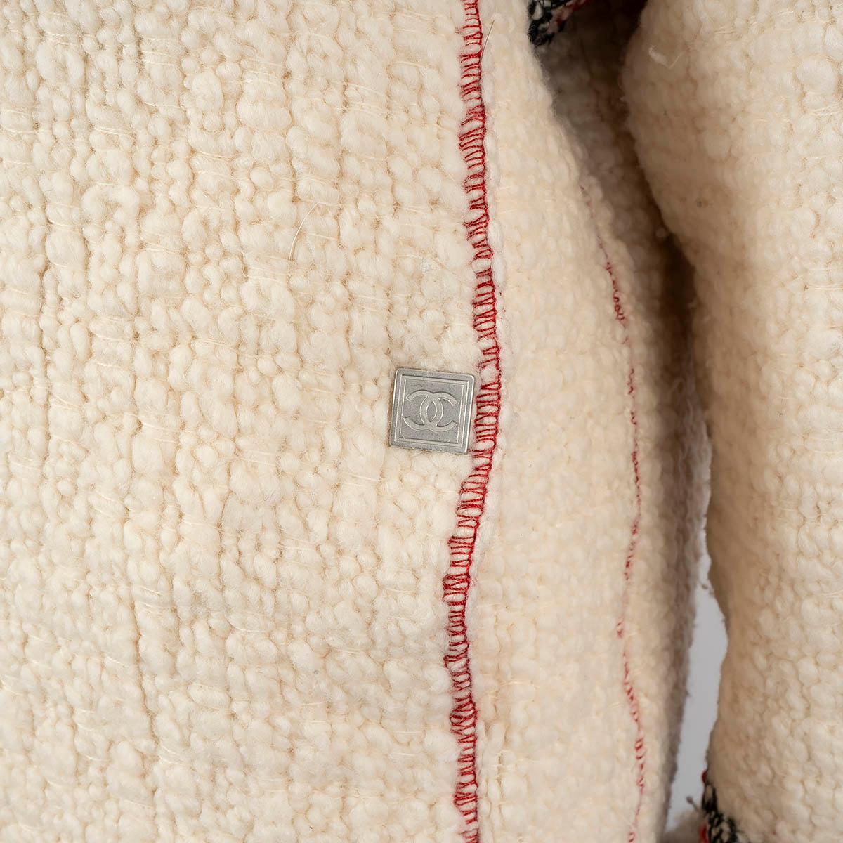 CHANEL Elfenbein Wolle 2008 08A FRINGED TWEED PUFFER Jacke 36 XS im Angebot 4