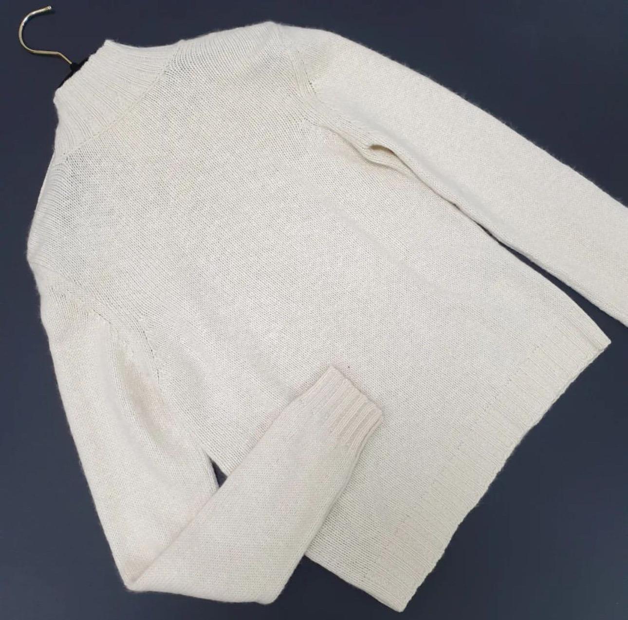 Chanel Ivory Wool Camellia Buttons Sweater  In Good Condition For Sale In Krakow, PL