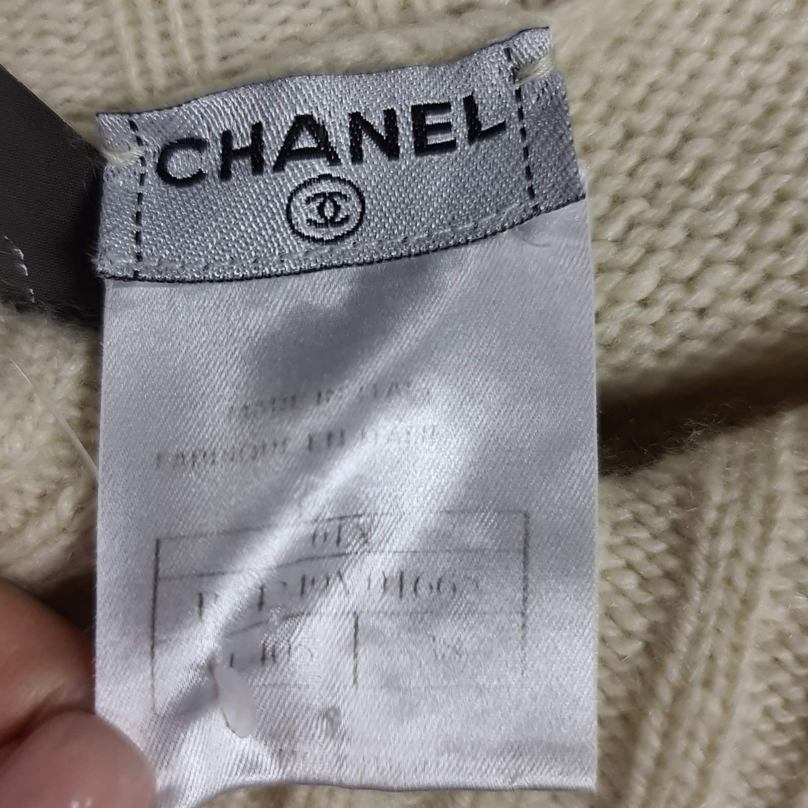 Women's Chanel Ivory Wool Camellia Buttons Sweater  For Sale