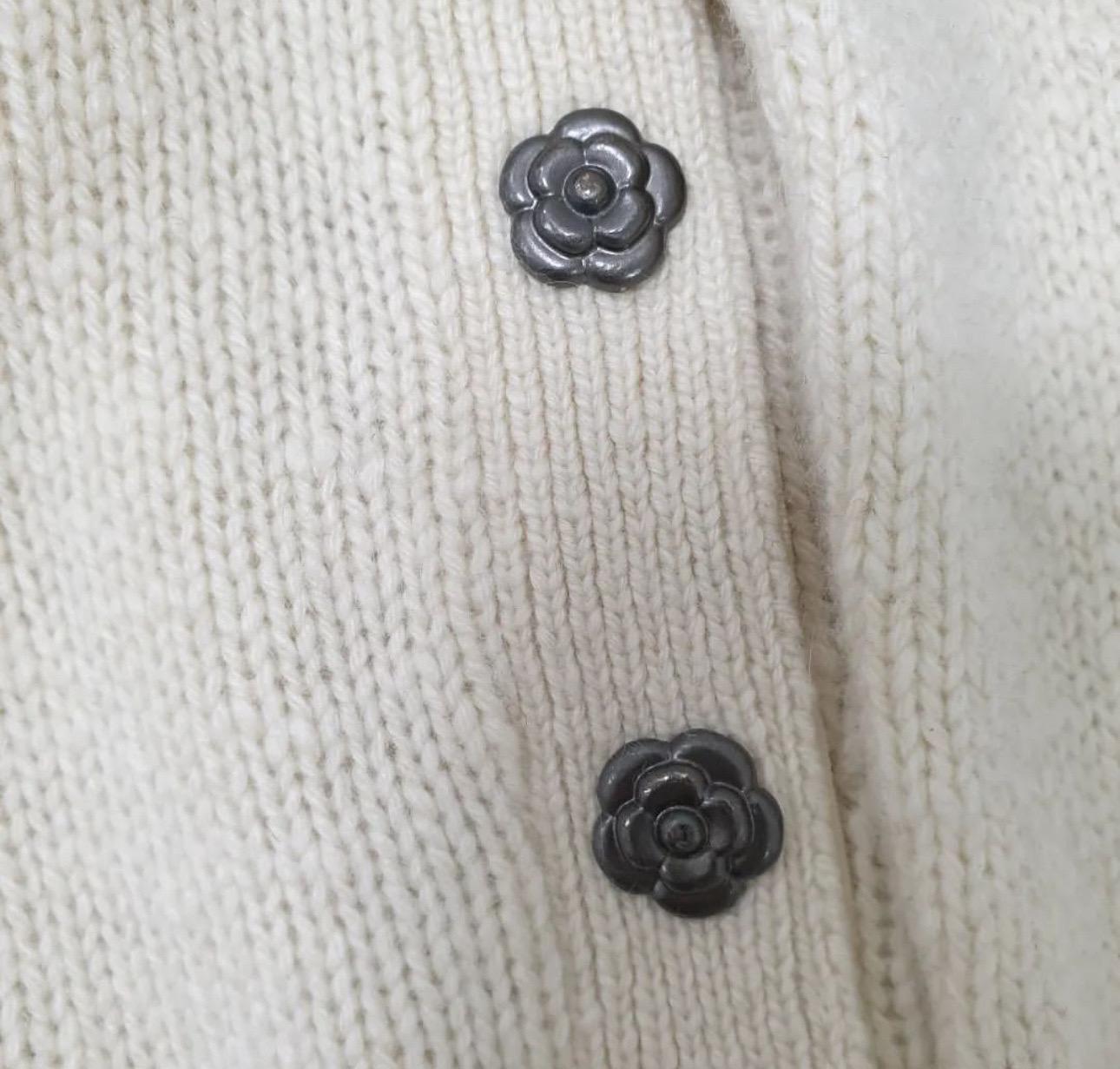 Chanel Ivory Wool Camellia Buttons Sweater  For Sale 3