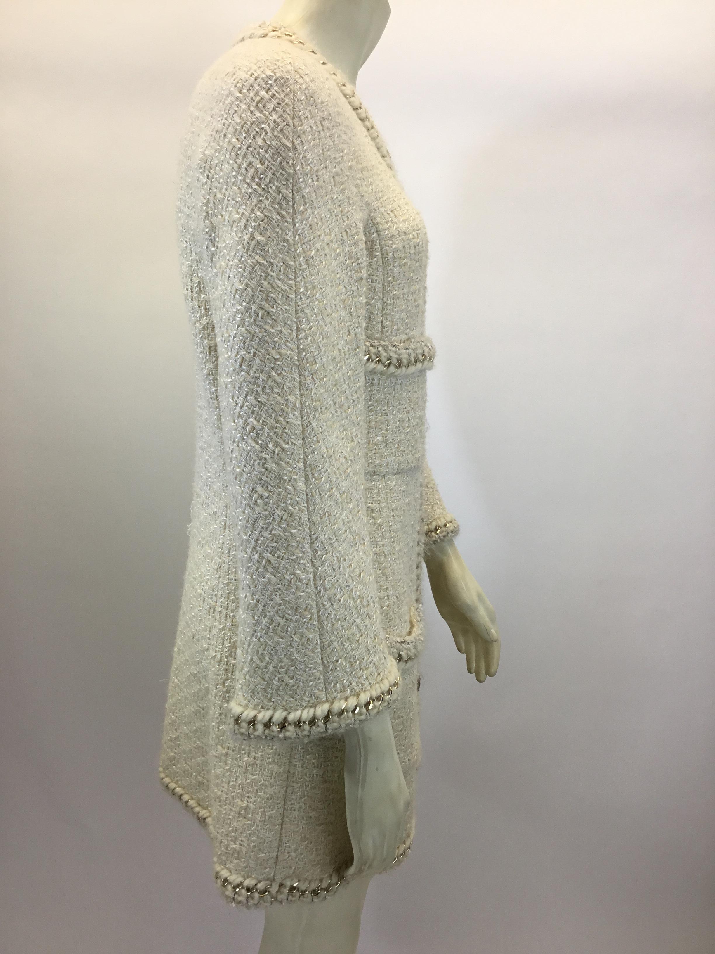 Chanel Ivory Wool Jacket With Chain Trim In Good Condition For Sale In Narberth, PA