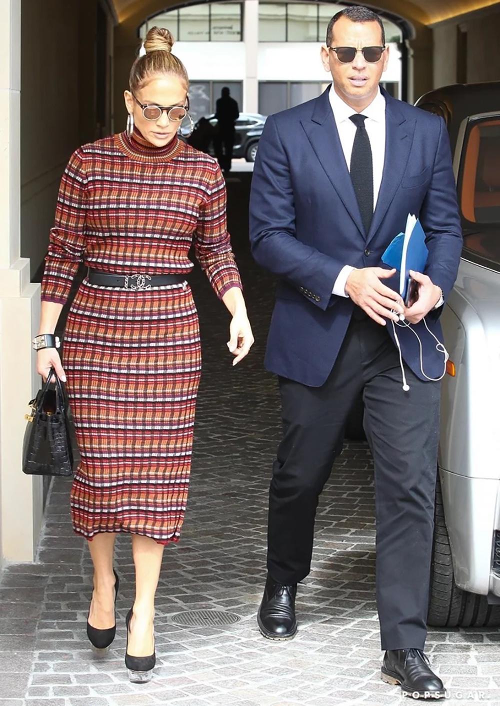 Chanel J Lo Style Paris / Hamburg Runway Cashmere Dress In Excellent Condition In Dubai, AE