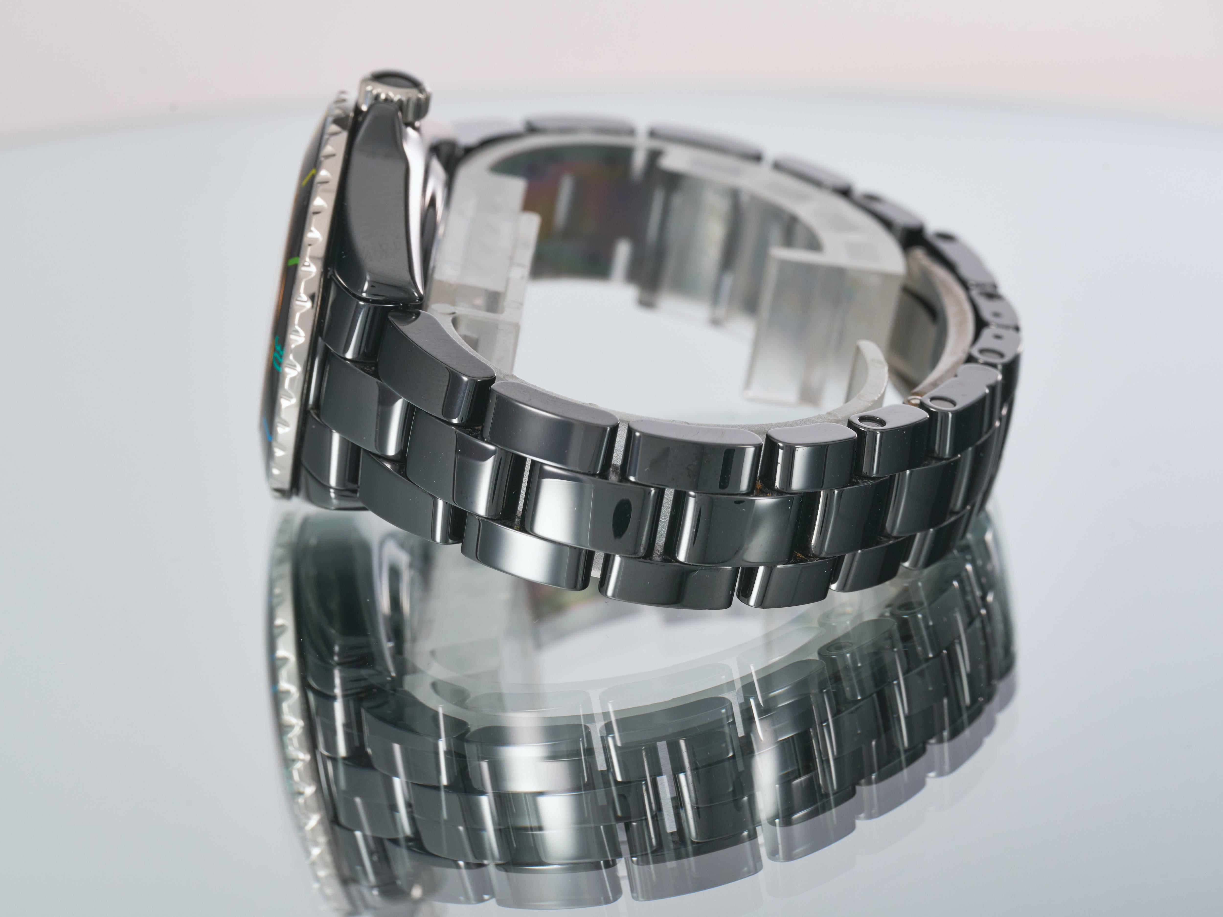 Chanel J12, 33 mm, Electro H7121, édition limitée, quartz arc-en-ciel en vente 6