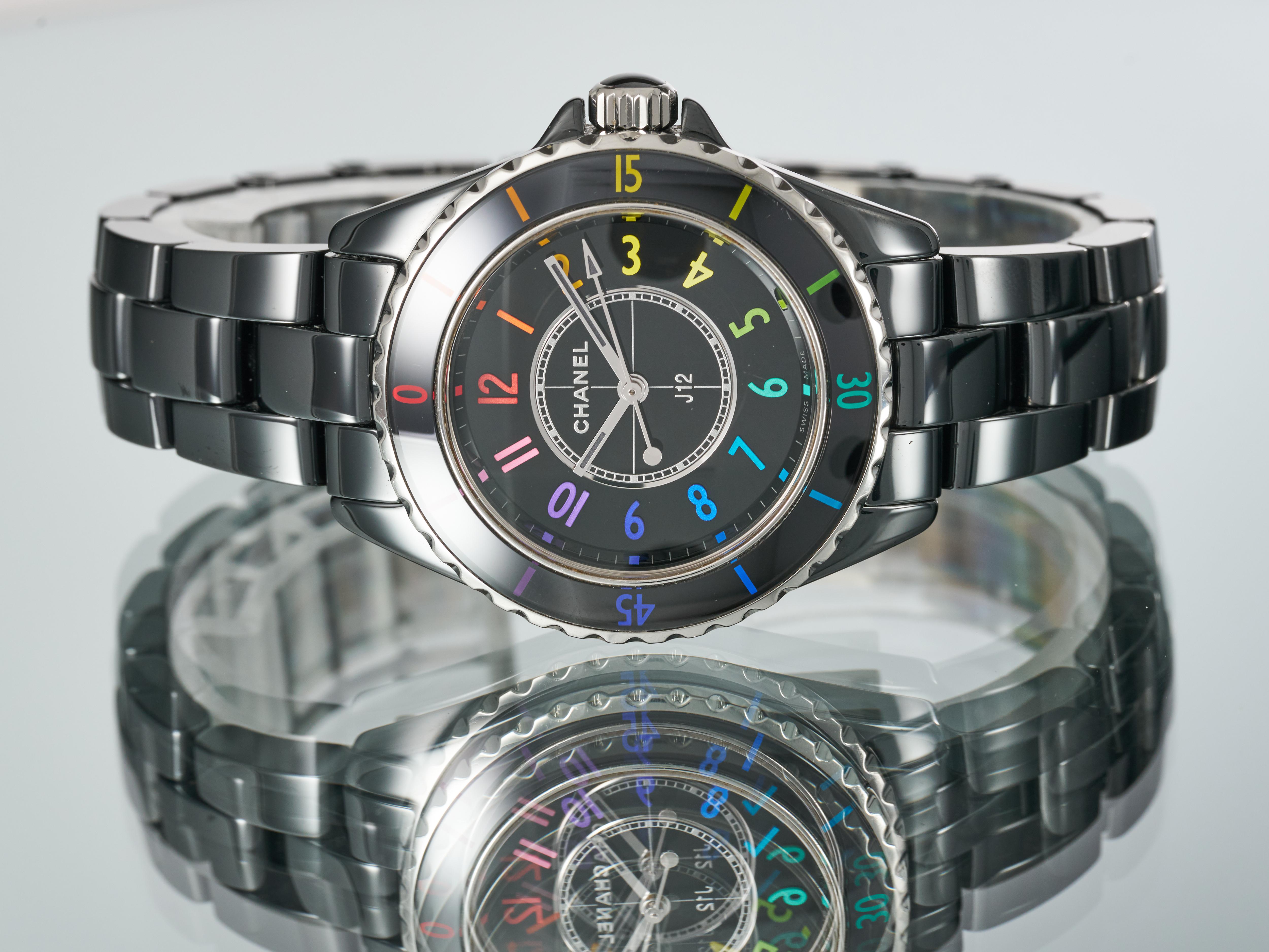 Chanel J12, 33 mm, Electro H7121, édition limitée, quartz arc-en-ciel en vente 3