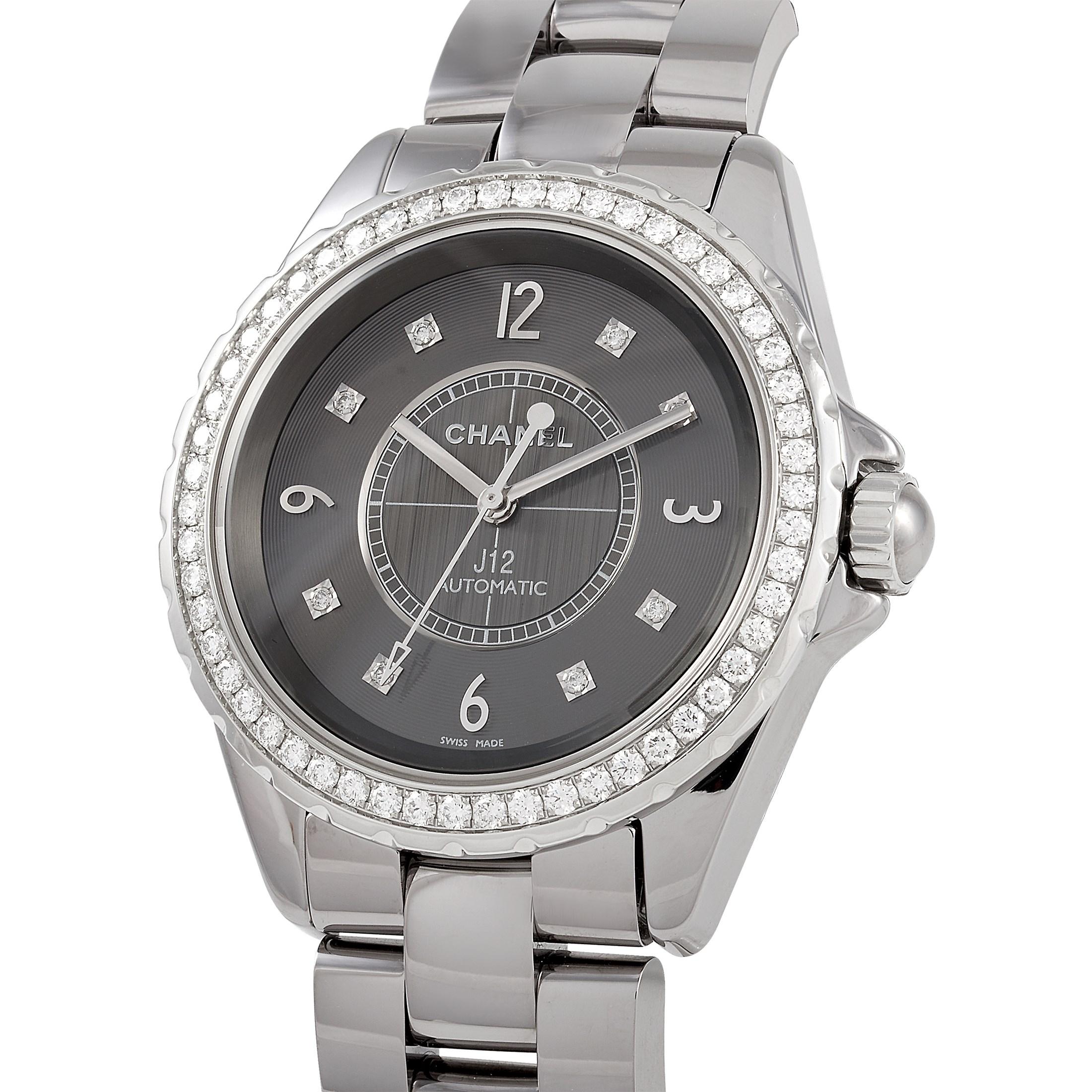The Chanel J12 Chromatic Watch, reference number H2566, features the type of elegance you would expect from the famous luxury fashion house. Accented by glittering diamonds totaling 0.96 carats, it’s chic, sophisticated, and impeccably crafted.