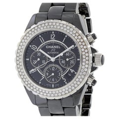 Chanel J12 Chronographe automatique en céramique et diamants