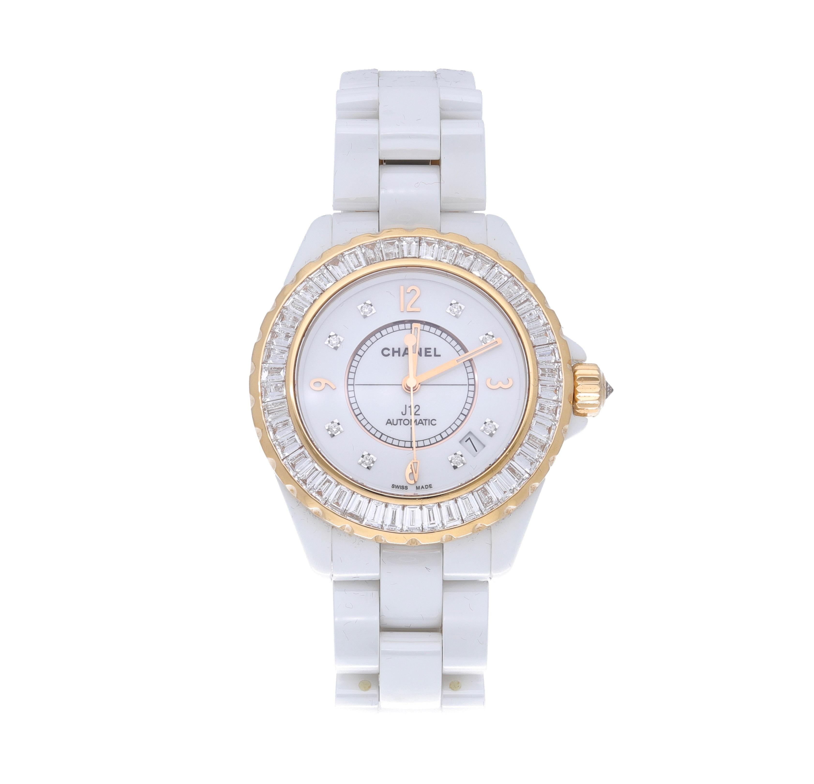 18 Kt. Yellow Gold, Baguettes Diamonds and White Ceramic Chanel Wrist Watch.
This amazing watch is since 2009, is setted with 42 baguette-cut diamonds, approximately 4,00 carats.
The diameter is 38 mm., self winding, automatic.
This watch is
