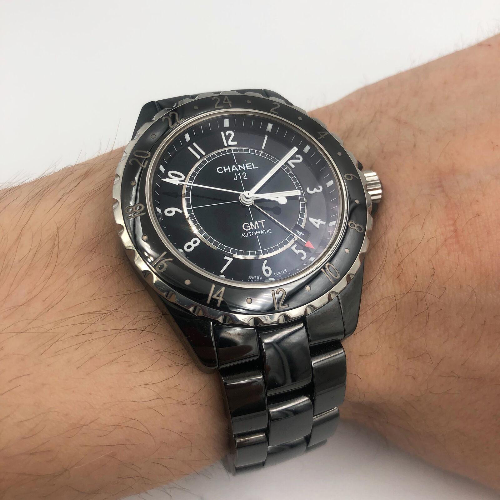 Chanel J12 GMT Montre unisexe automatique en céramique avec cadran arabe noir et cadran en céramique, H2012 en vente 2