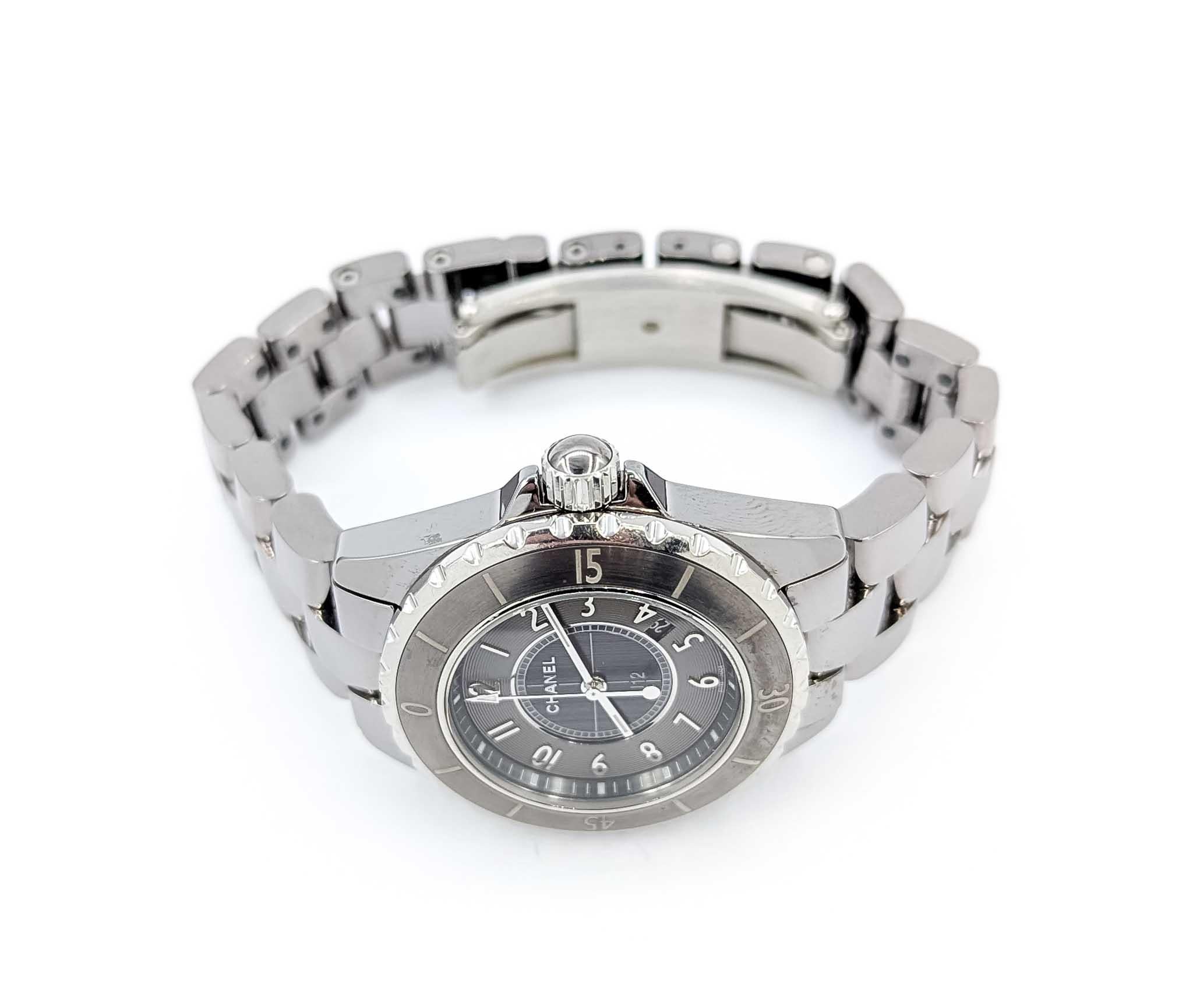 Reloj Chanel J12 Cerámica Gris 34mm - Elegancia Moderna e Intemporal Contemporáneo en venta