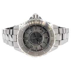Chanel Montre J12 en céramique grise 34 mm - L'élégance moderne et intemporelle