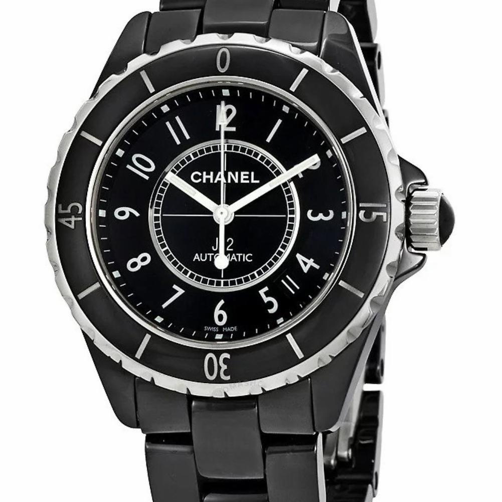 Chanel J12 Reference #:H0682 . New Men's Chanel J12 33mm H0682 ceramic strap, ceramic bezel, on black face.. Verified and Certified by WatchFacts. 1 year warranty offered by WatchFacts.
