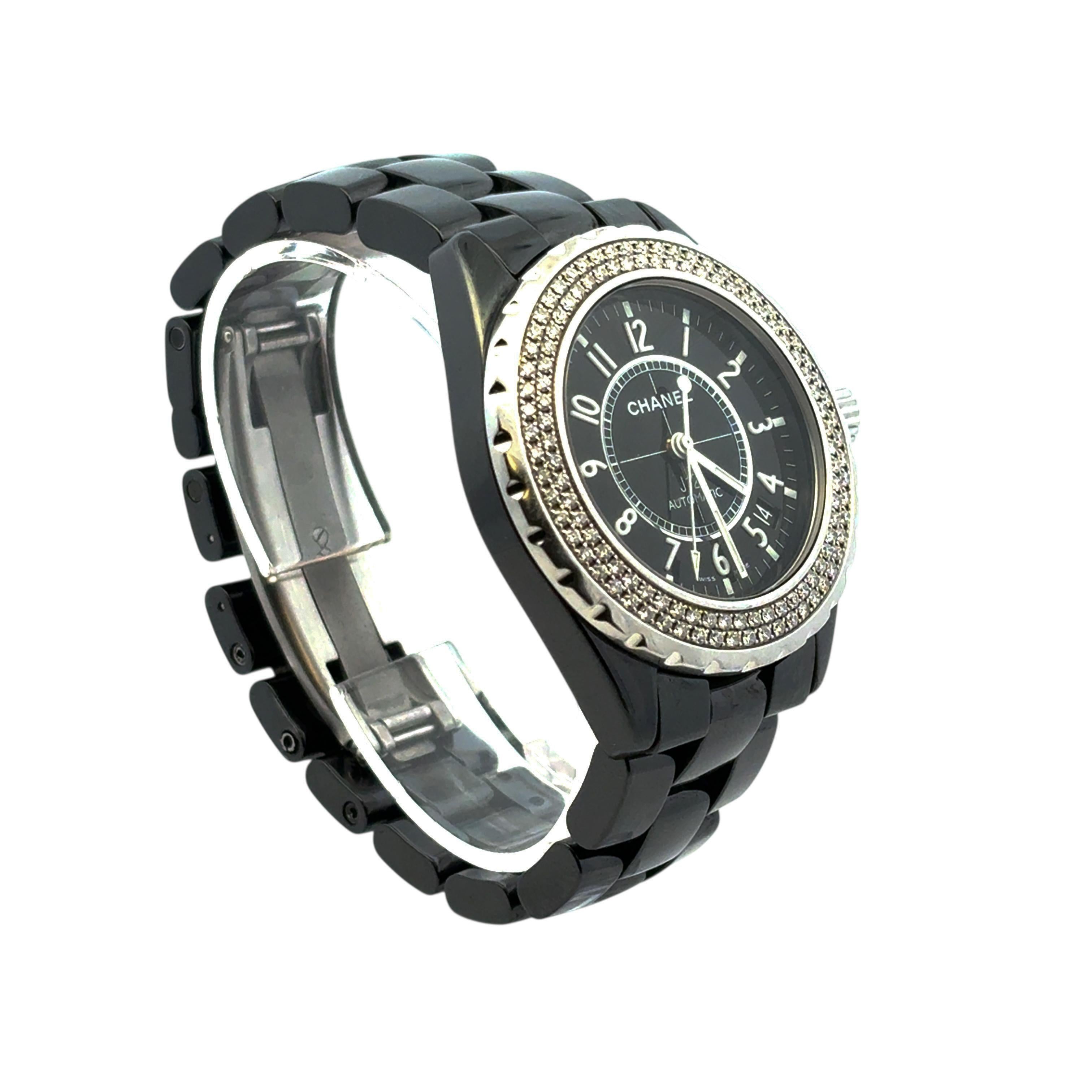 Montre Chanel J12 H0950 en céramique avec lunette à 2 rangs de diamants et cadran noir Excellent état - En vente à Boca Raton, FL