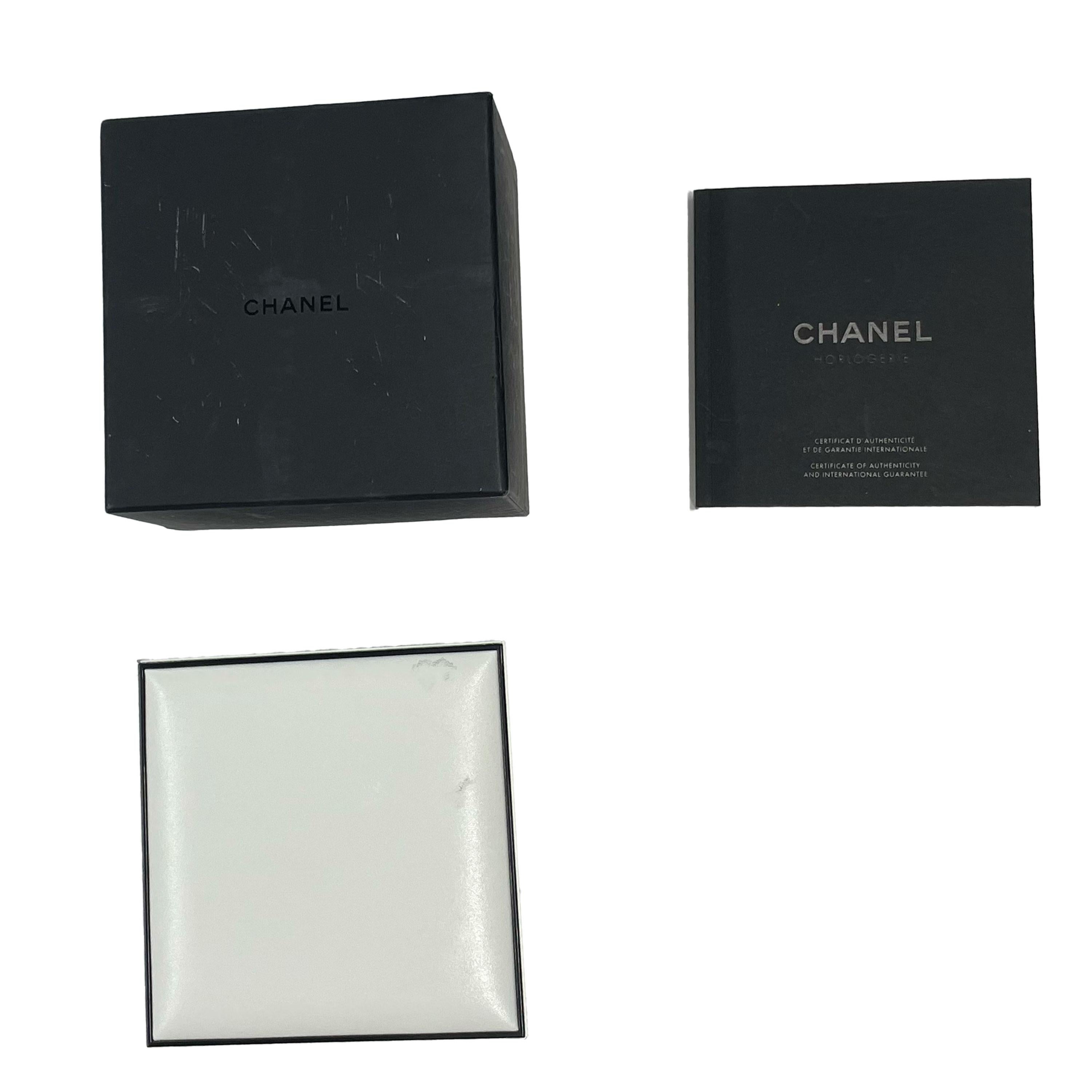Montre unisexe Chanel J12 H5702 en  Céramique Excellent état à New York, NY