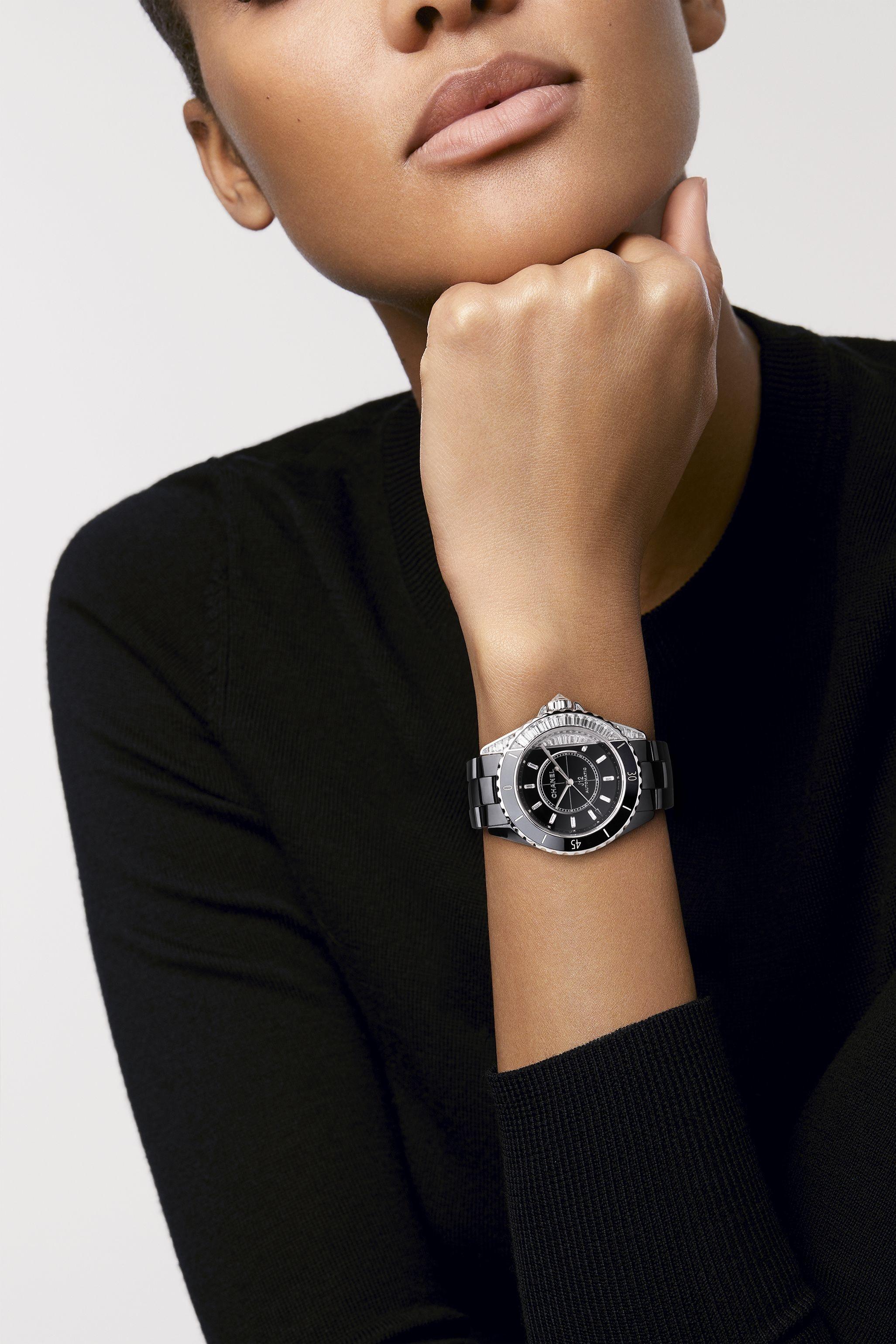 Chanel Chanel J12 Paradoxe Uhr - H6500 im Zustand „Neu“ im Angebot in Wilmington, DE