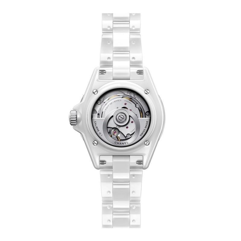 Materials
White ceramic
Steel
Case
White highly resistant ceramic and steel case
Bezel
Steel unidirectional rotating bezel
Dial
White-lacquered dial
Crown
Steel screw-down crown with white highly resistant ceramic cabochon
Strap
White highly