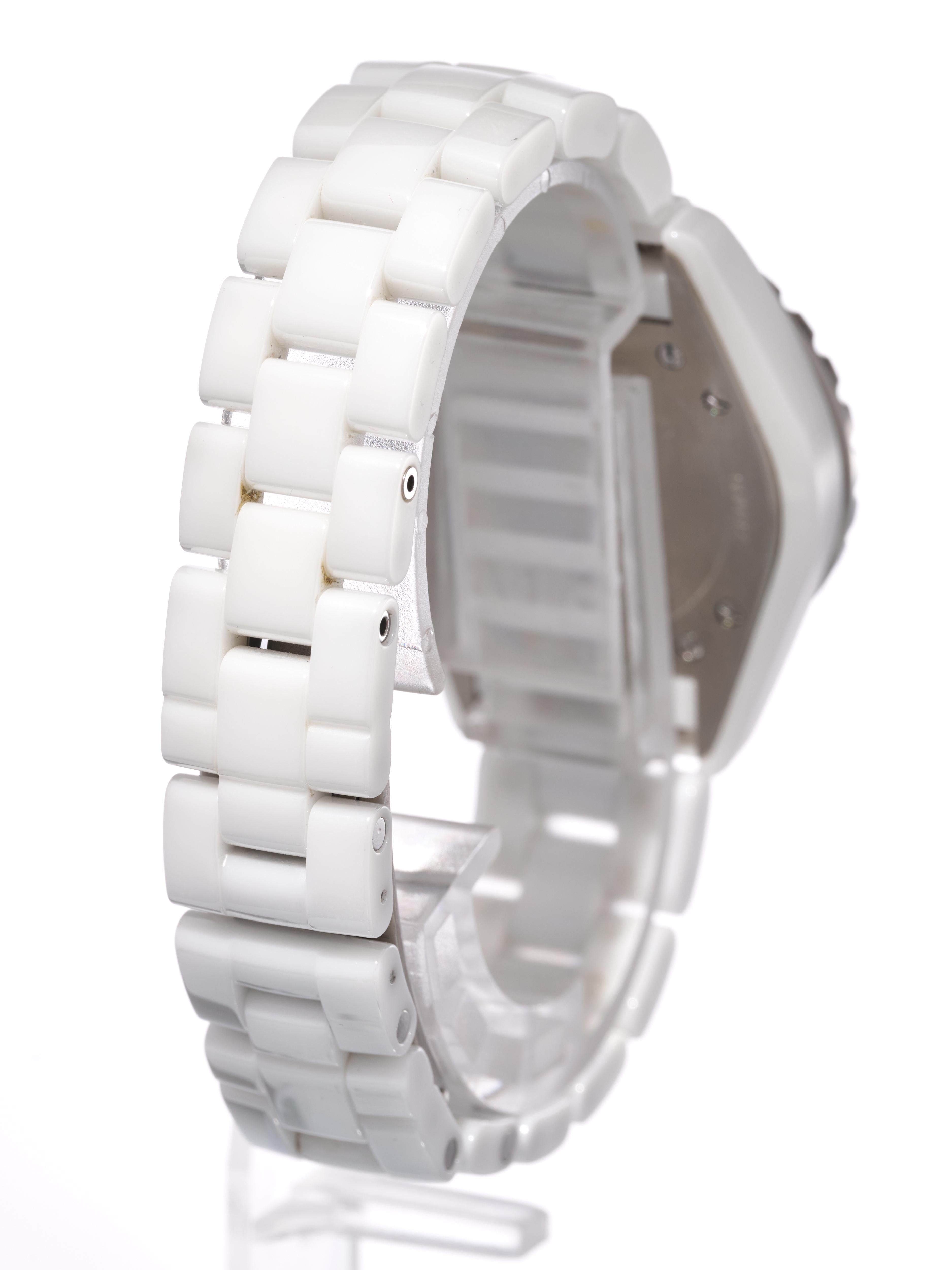 Women's Chanel J12 White Ceramic 33mm Quartz Ladies Watch Boxed H0968