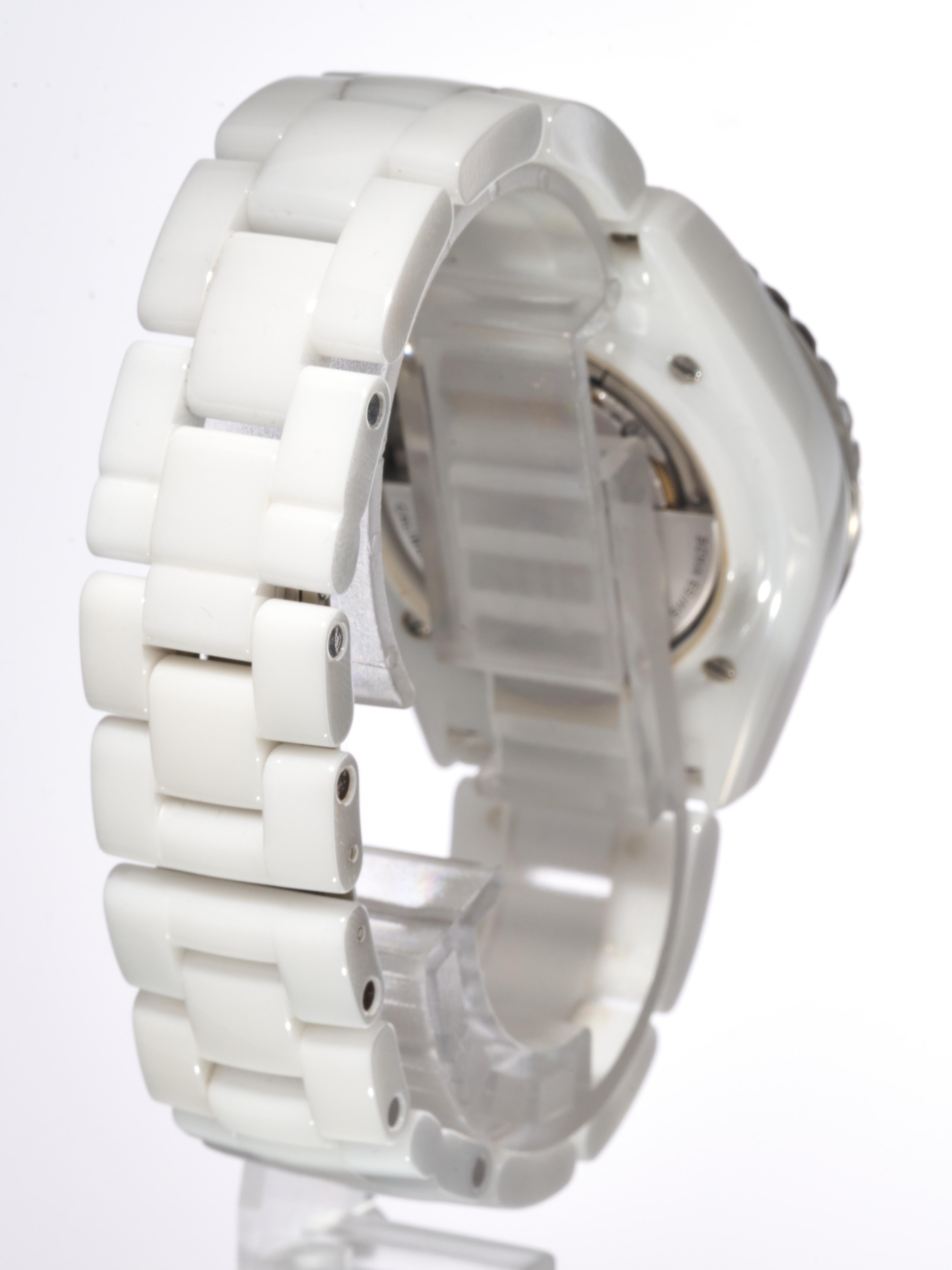 Chanel J12 White Ceramic 38mm H5700 Calibre 12.1 Automatic RRP £6900 In Excellent Condition For Sale In London, GB