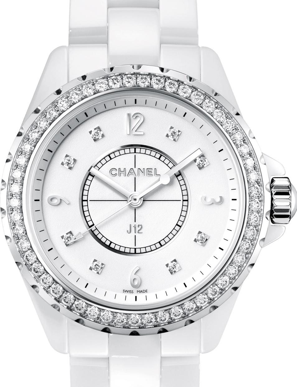 Materials
White ceramic
Steel
Diamond
Case
White highly resistant ceramic and steel case
Bezel
Steel fixed bezel set with 53 brilliant-cut diamonds (~1.06 carat)
Dial
White-lacquered dial set with 8 diamond indicators (~0.04 carat)
Crown
Steel non
