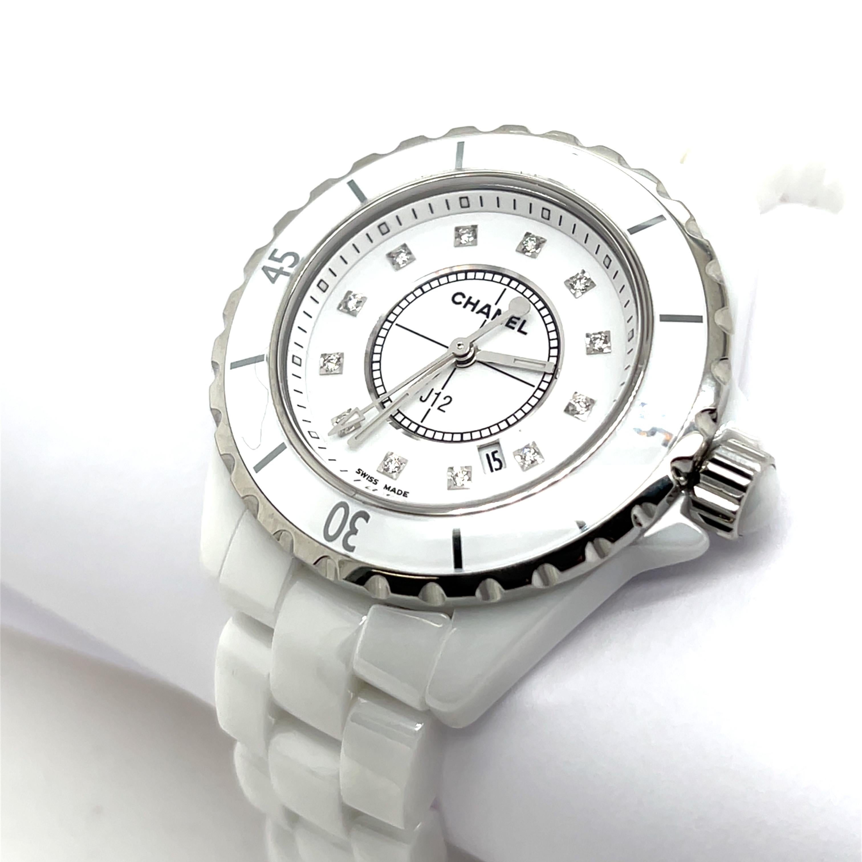 Chanel J12 Montre blanche en céramique, 38 mm Excellent état - En vente à London, GB