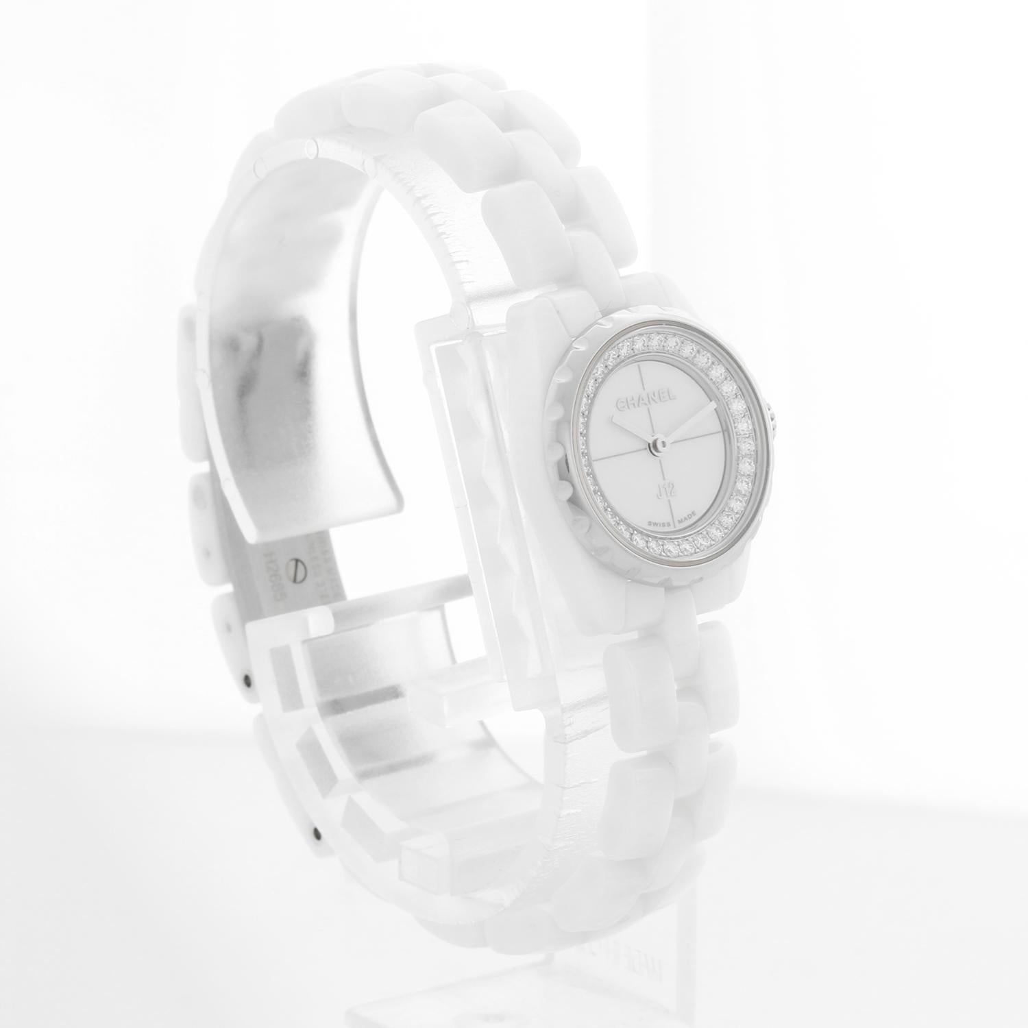 Chanel J12 Cerámica Blanca Bisel Diamante Señoras XS Mini Reloj H5237 en venta 1