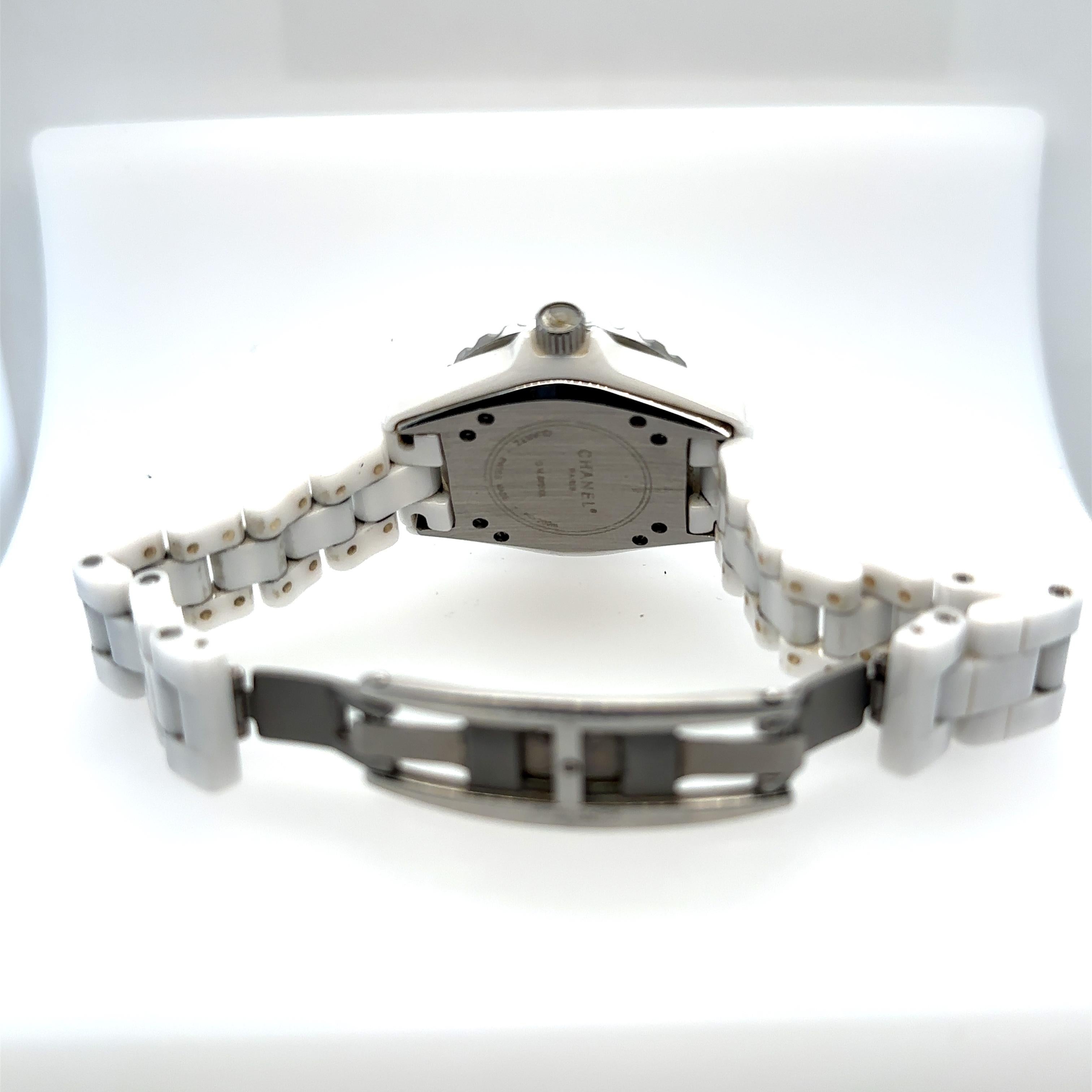 Chanel J12 White Ceramic Ladies Watch In Excellent Condition For Sale In Vaughan, CA