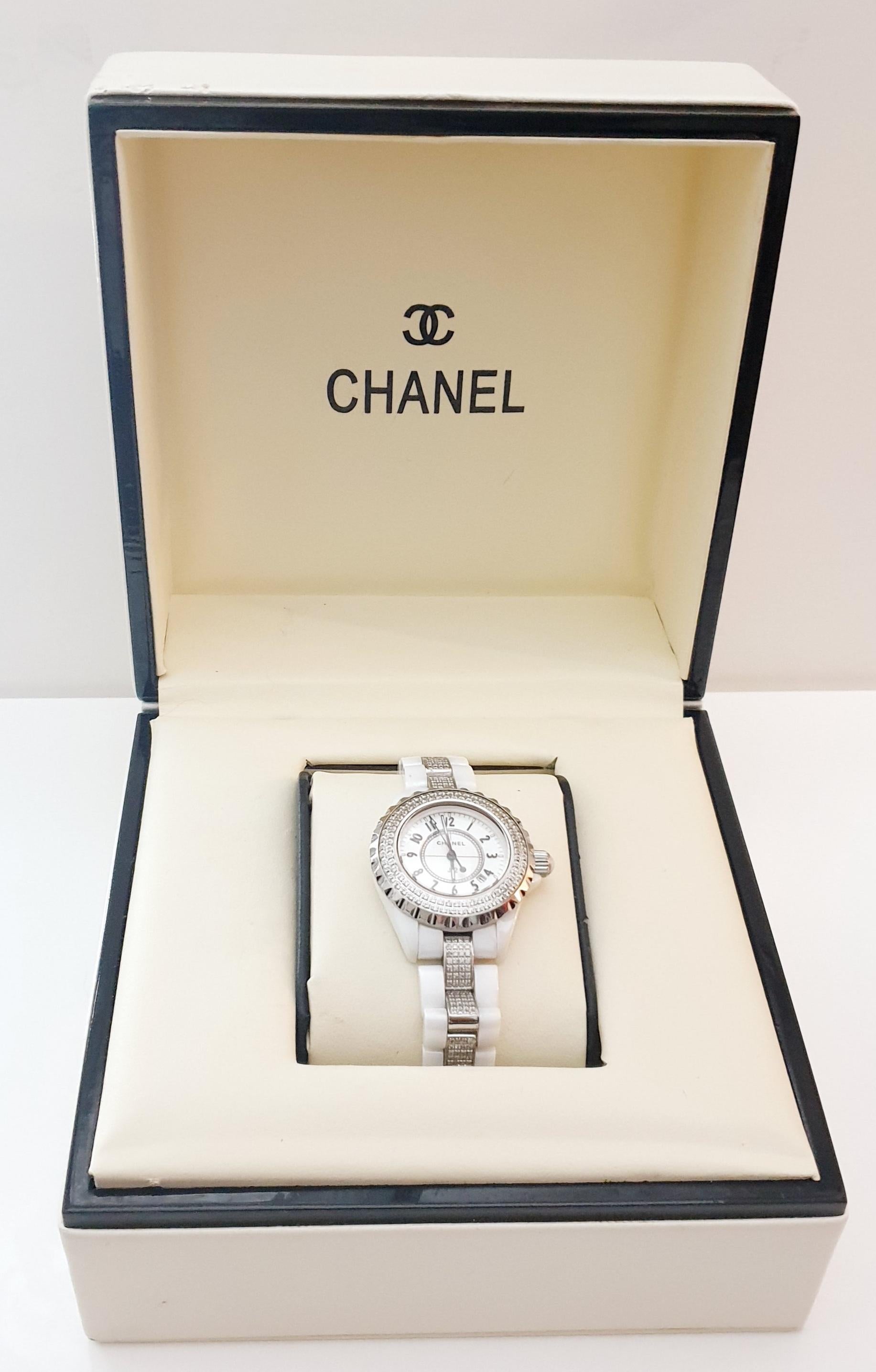 Contemporary Chanel J12 White Ceramic Lady Diamonds bezel and watch armis  with original case