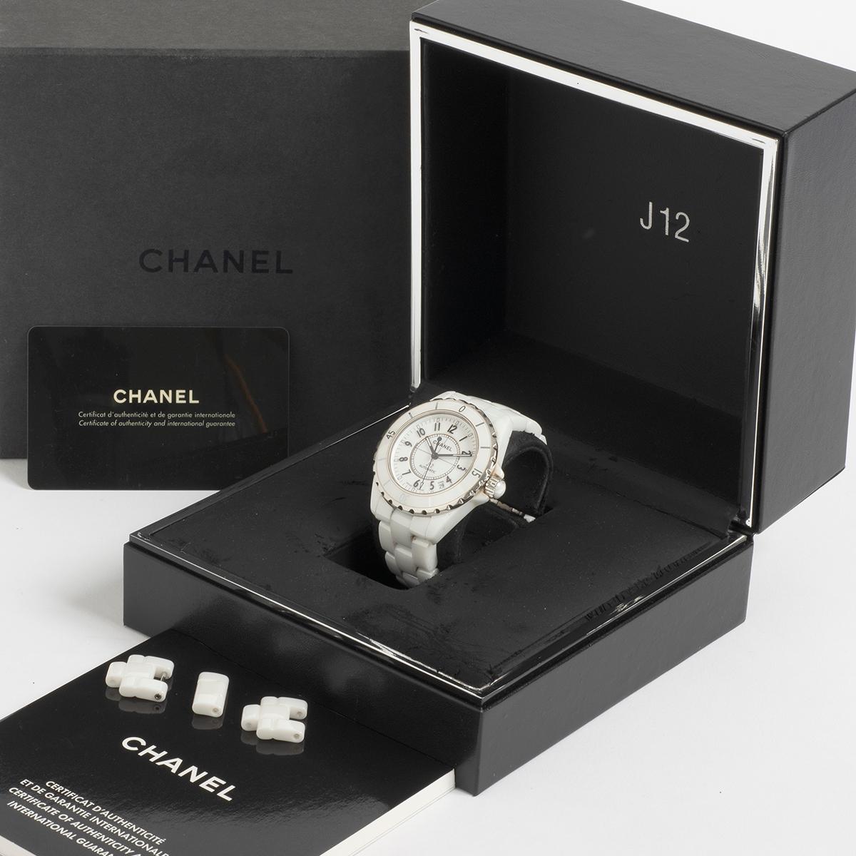 The most desirable of the J12 range, our Chanel Ho970 (CH17387) features a 38mm white ceramic case with white ceramic bracelet and bi folding clasp, powered by an automatic movement, making it ideal for a man or woman. This size and variant has