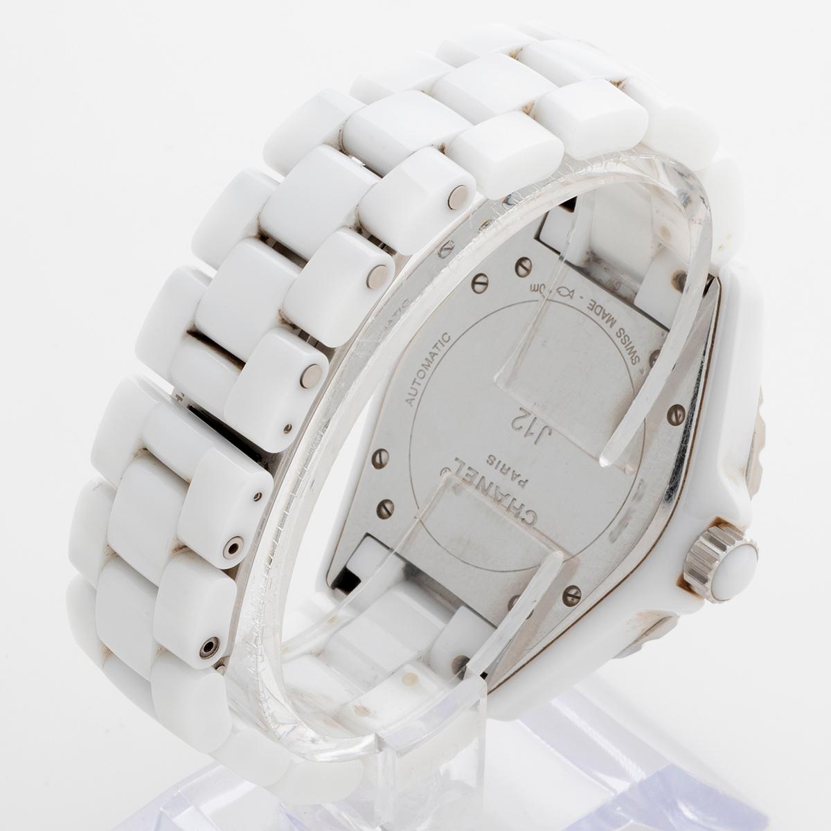 Chanel J12 White Ceramic Wristwatch, Ho970, 38mm Case, Box & Papers, Yr 2007. In Excellent Condition In Canterbury, GB