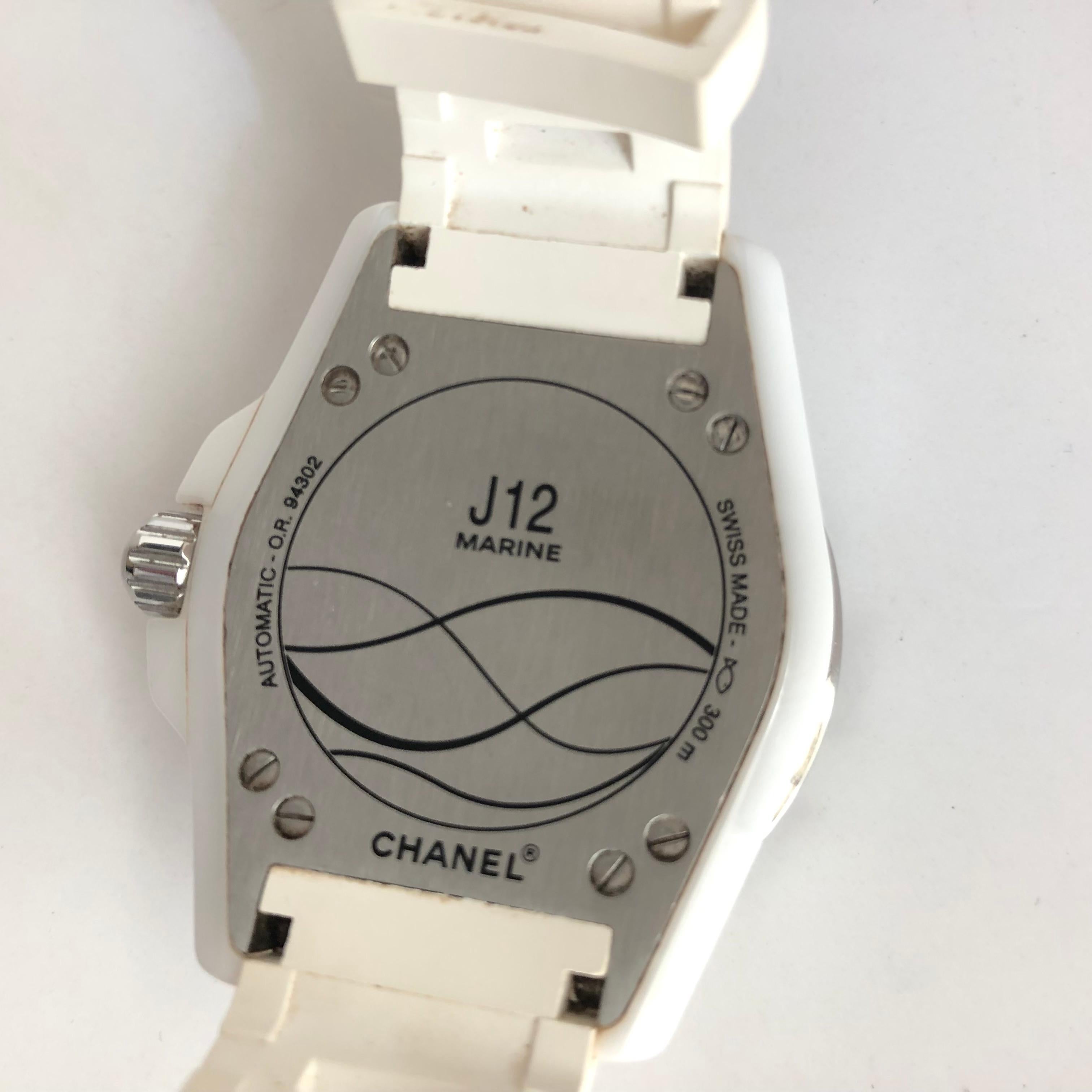 Chanel J12 White Marine Automatic, White Ceramic Case and Rubber Bracelet Watch In Excellent Condition In Crema, Cremona
