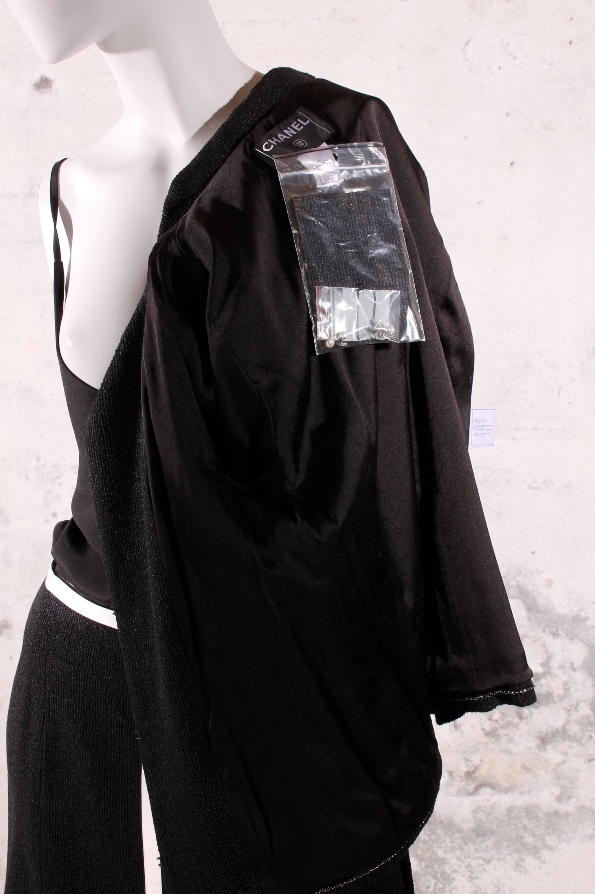 Chanel Jacket and Skirt - Black & White im Angebot 1