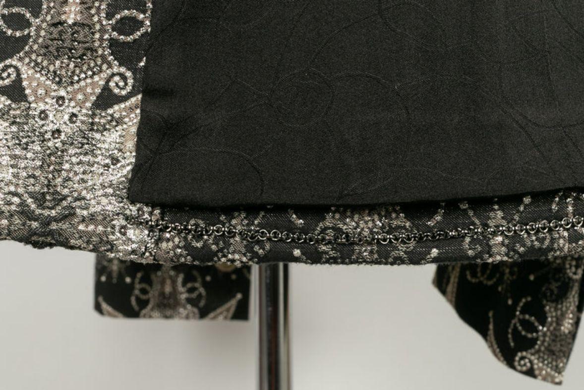 Chanel Jacket in Black and Silver Silk Brocade For Sale 4