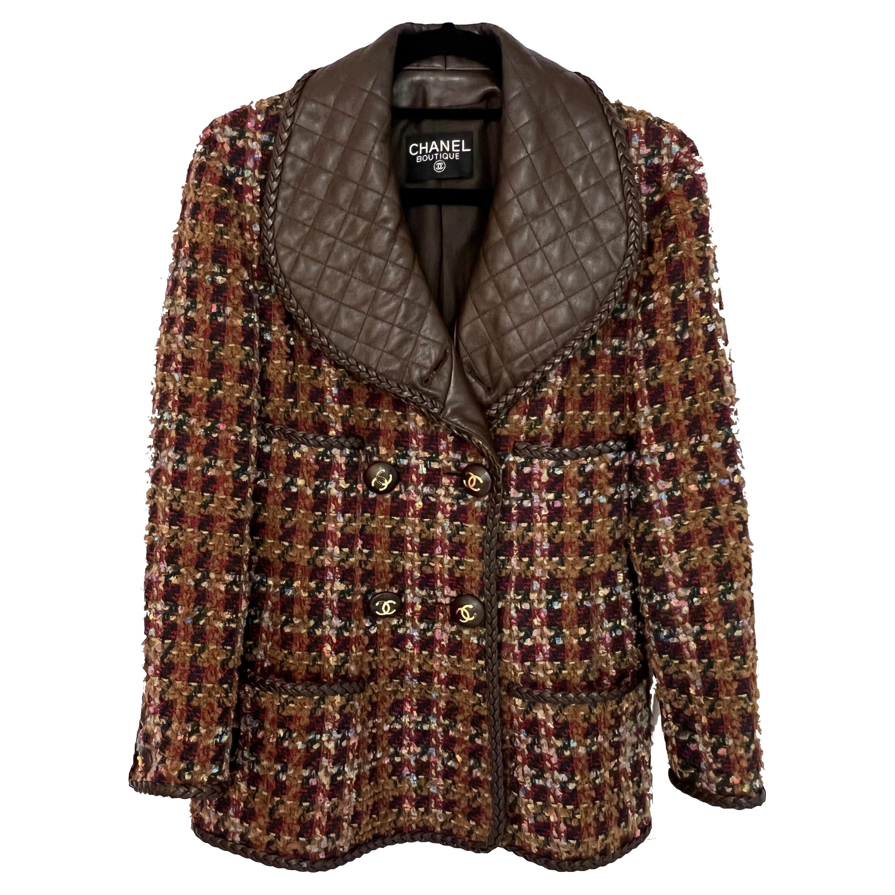 CHANEL Jacket in Brown Tweed and Leather Collar Size 40fr