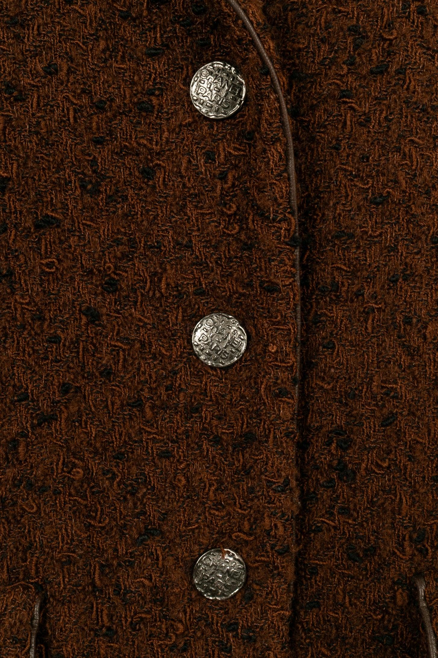 Chanel Jacke aus braunem Woll-Tweed mit Seidenfutter, 1997 im Angebot 2