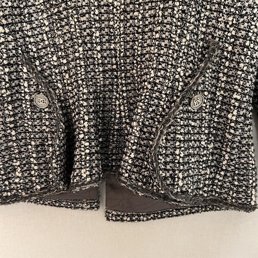 CHANEL Jacket in Grey Tweed Size 40fr In Good Condition In Paris, FR
