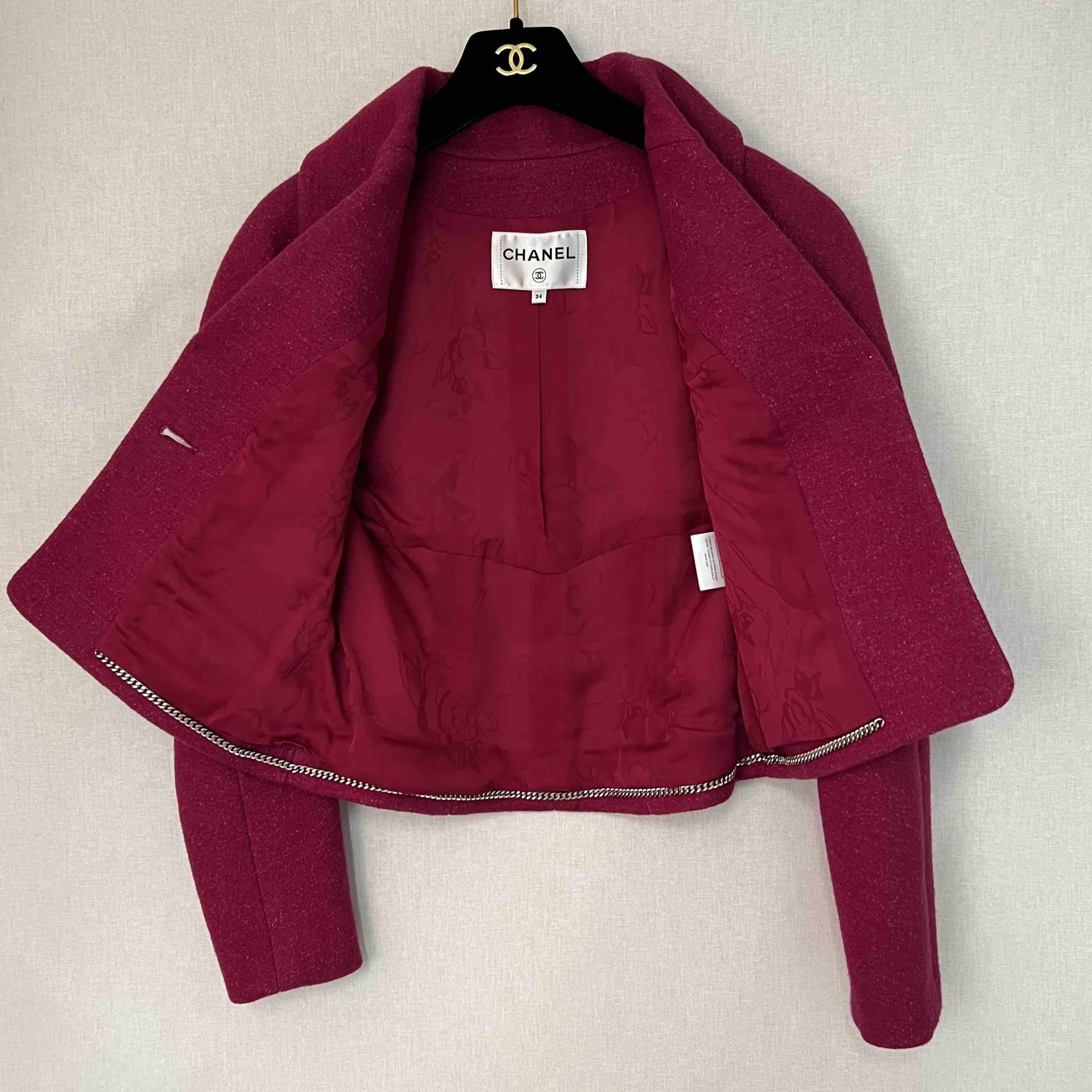 Red CHANEL Jacket in Raspberry Wool Size 34fr