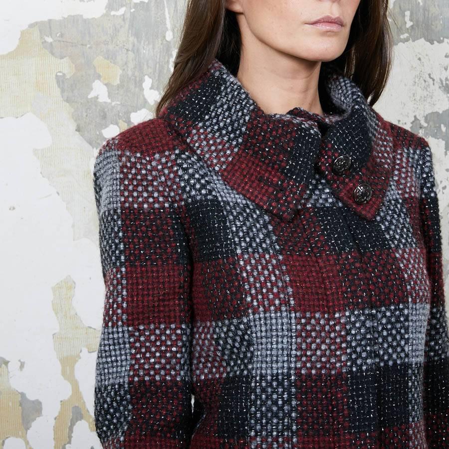 CHANEL Jacket in Red, Silver Black Check Tweed size 38FR For Sale 5