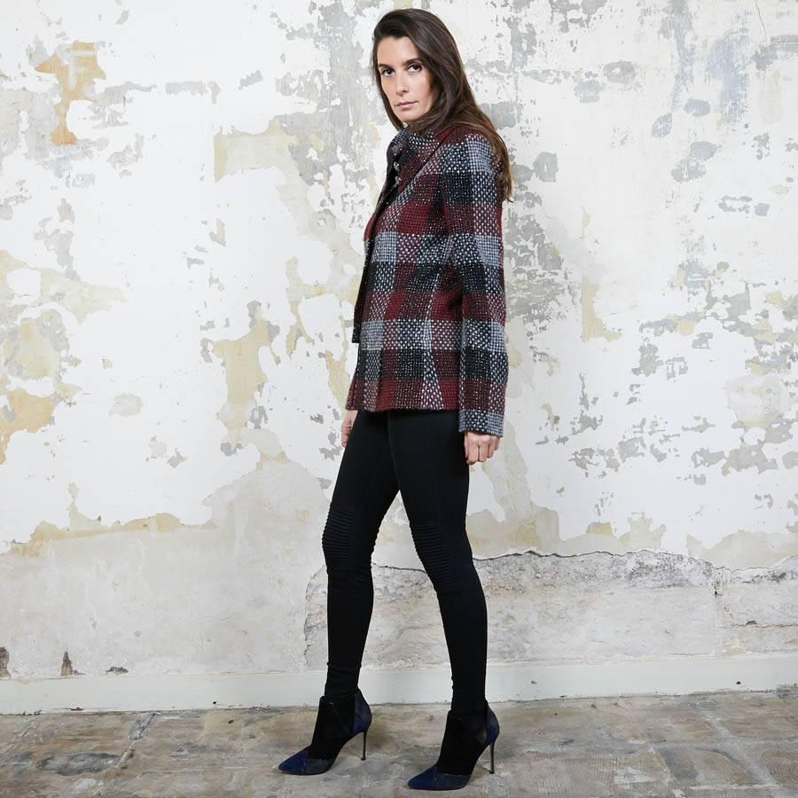 Donna Giacca CHANEL in tweed rosso, argento e nero taglia 38FR in vendita