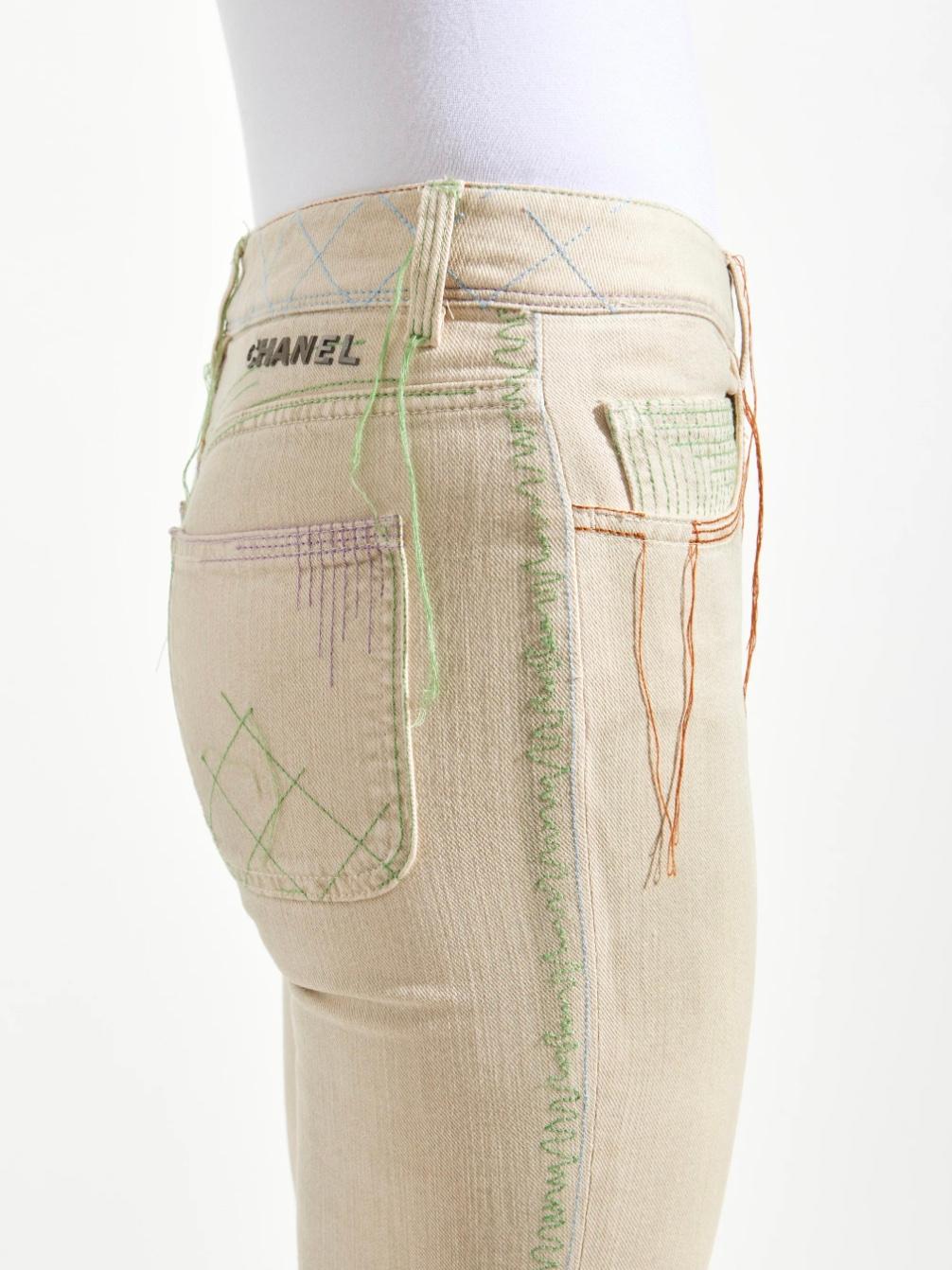 Chanel Jeans im Zustand „Hervorragend“ im Angebot in New York, NY