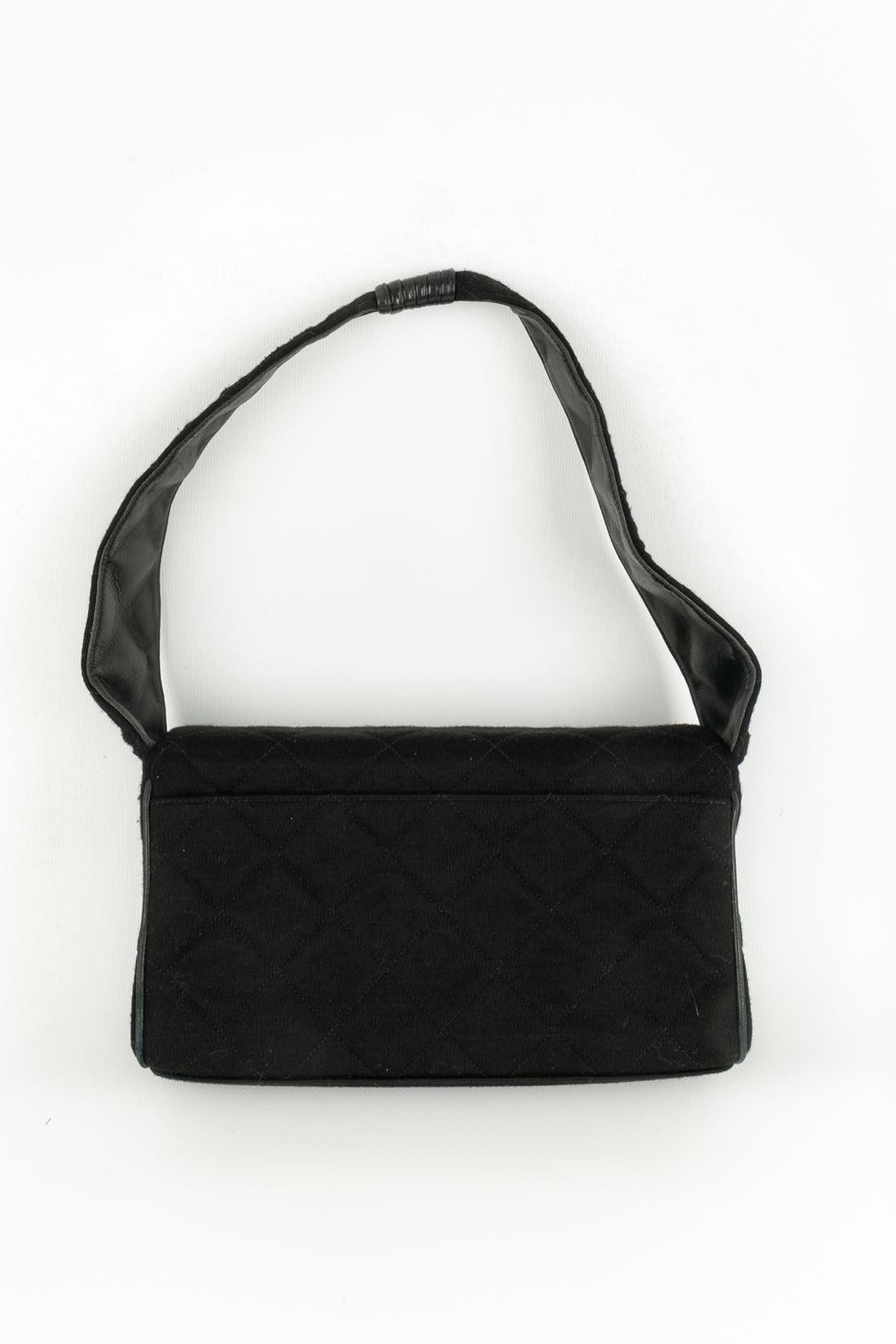 Sac Chanel en jersey et cuir noir Bon état à SAINT-OUEN-SUR-SEINE, FR