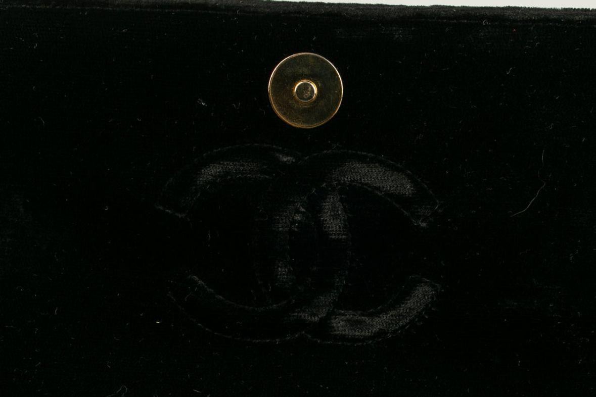 Sac à bijoux Chanel en velours noir, 1989 / 1991 en vente 6