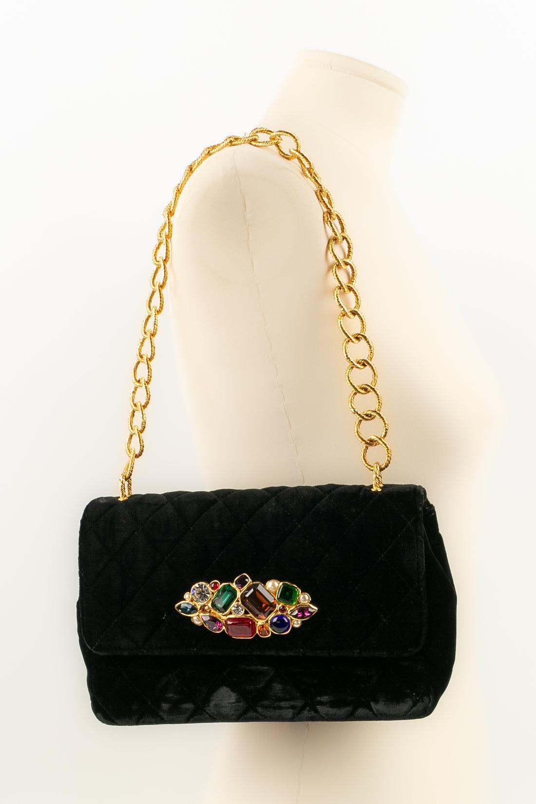 Chanel Juwelentasche aus schwarzem Samt, 1989 / 1991 im Angebot 9