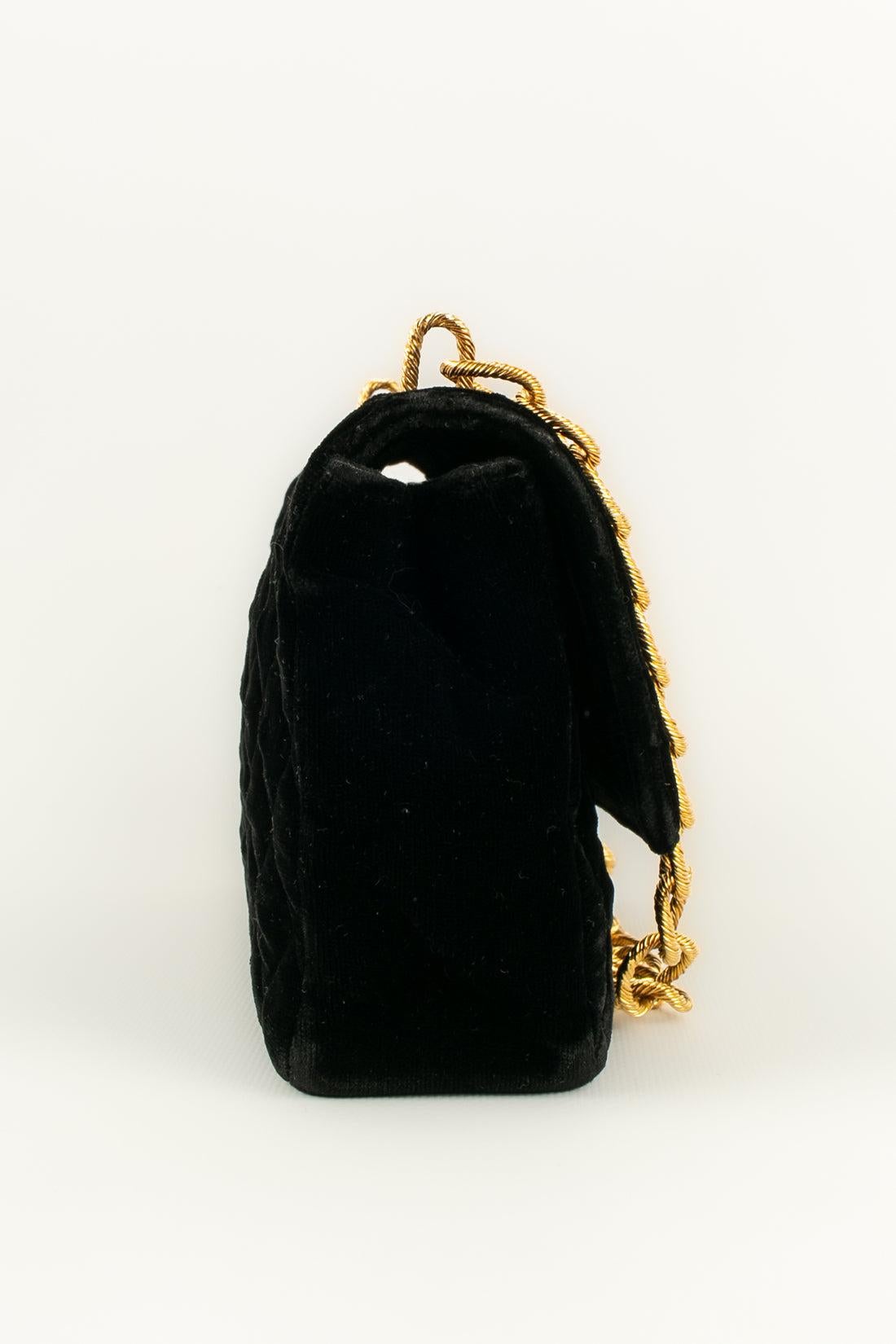 Chanel Juwelentasche aus schwarzem Samt, 1989 / 1991 Damen im Angebot