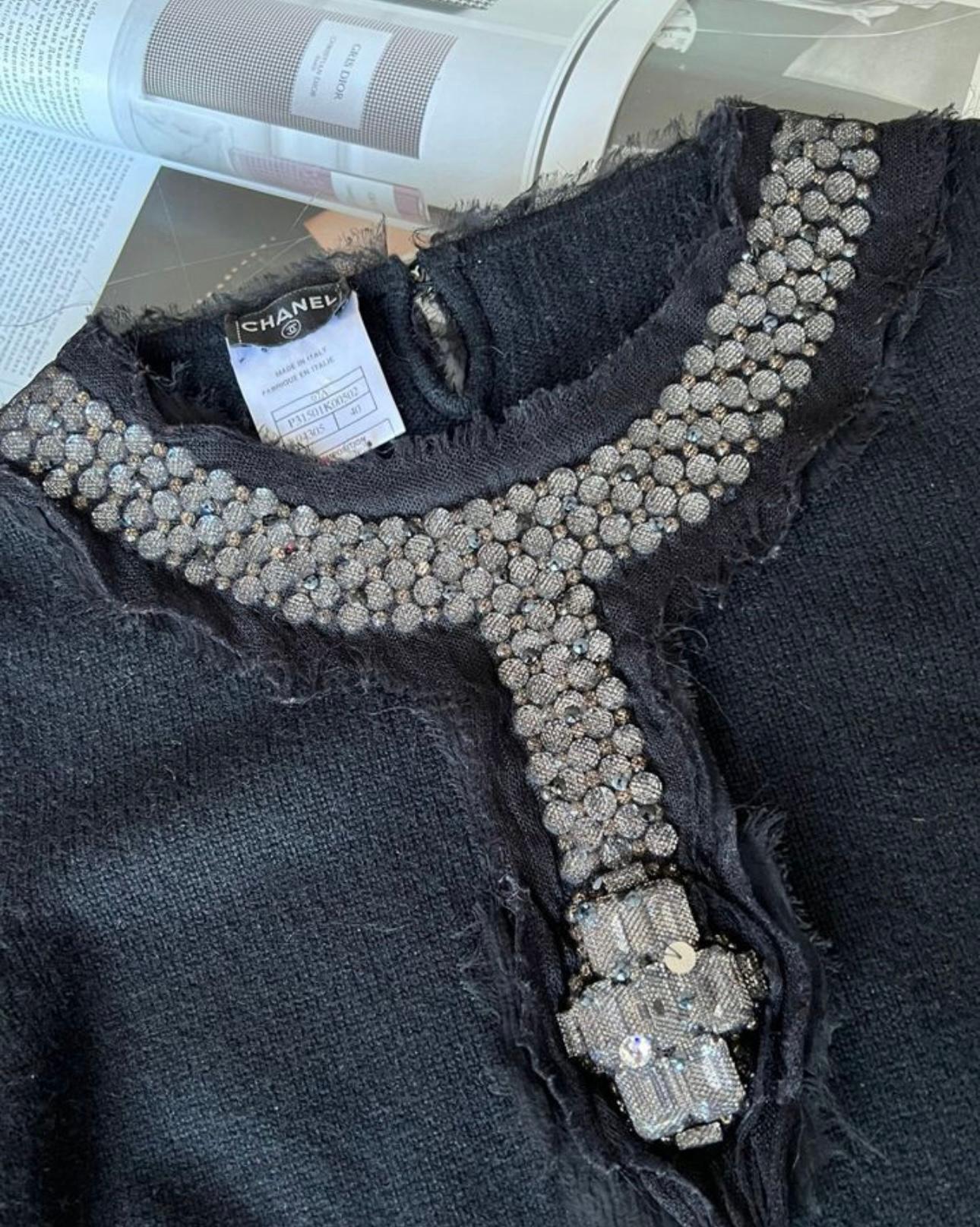 Chanel Jewel Embellishment Cashmere Jumper In Excellent Condition For Sale In Dubai, AE