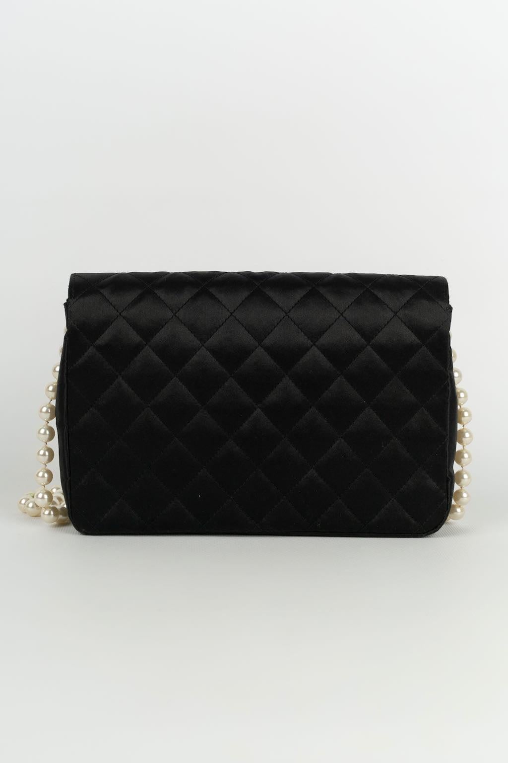 Chanel Jewel Evening Black Bag In Good Condition For Sale In SAINT-OUEN-SUR-SEINE, FR