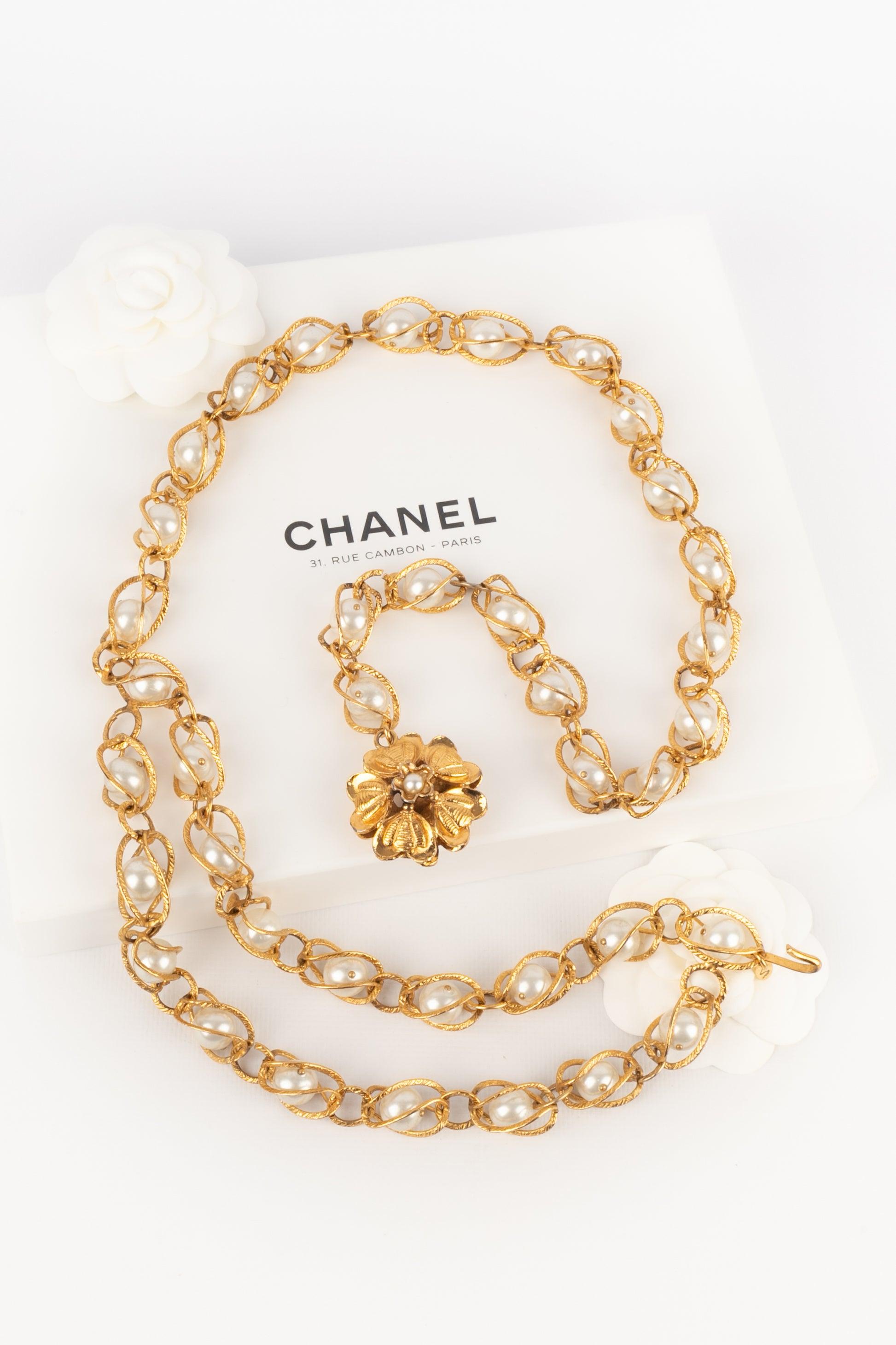 Cintura Chanel composta da piccole gabbie di perle, 2cc3 in vendita 3