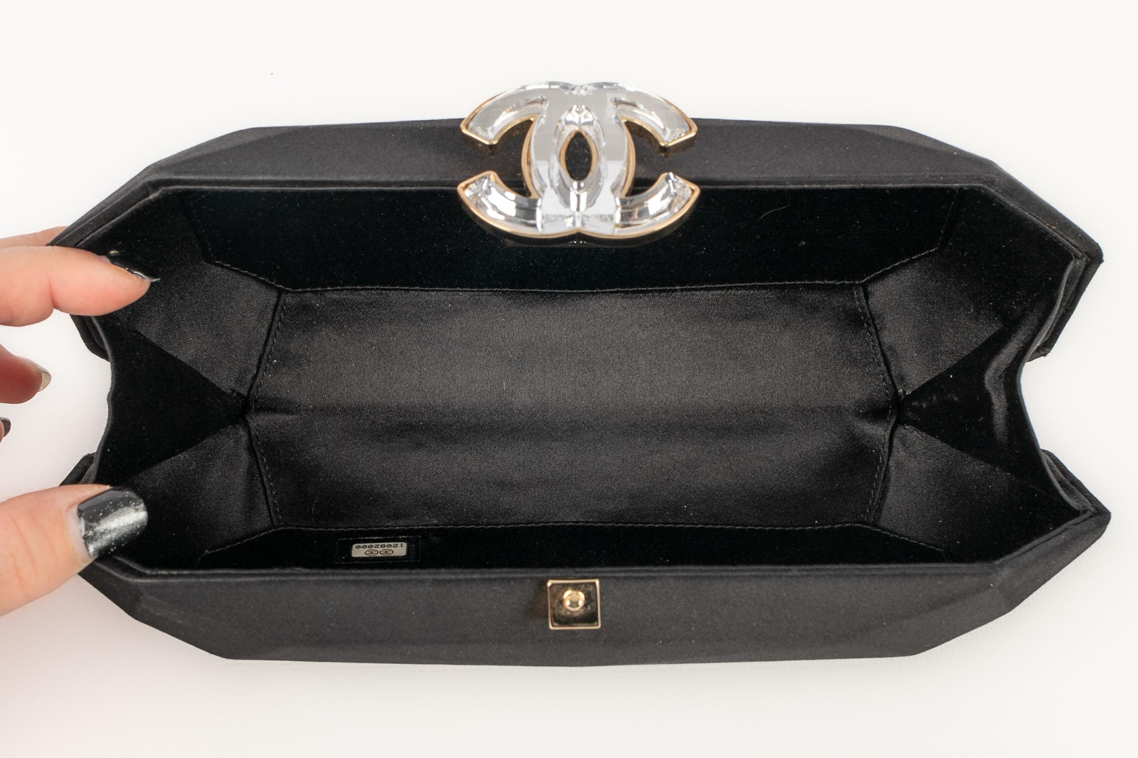 Sac à main avec bijoux de Chanel 5